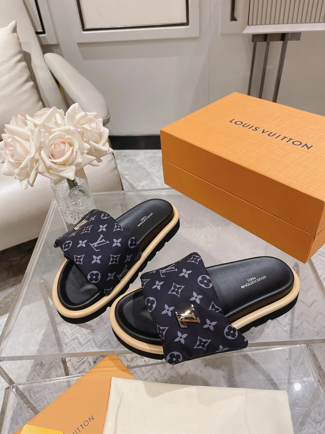 Шлепанцы Женские Louis Vuitton 20890