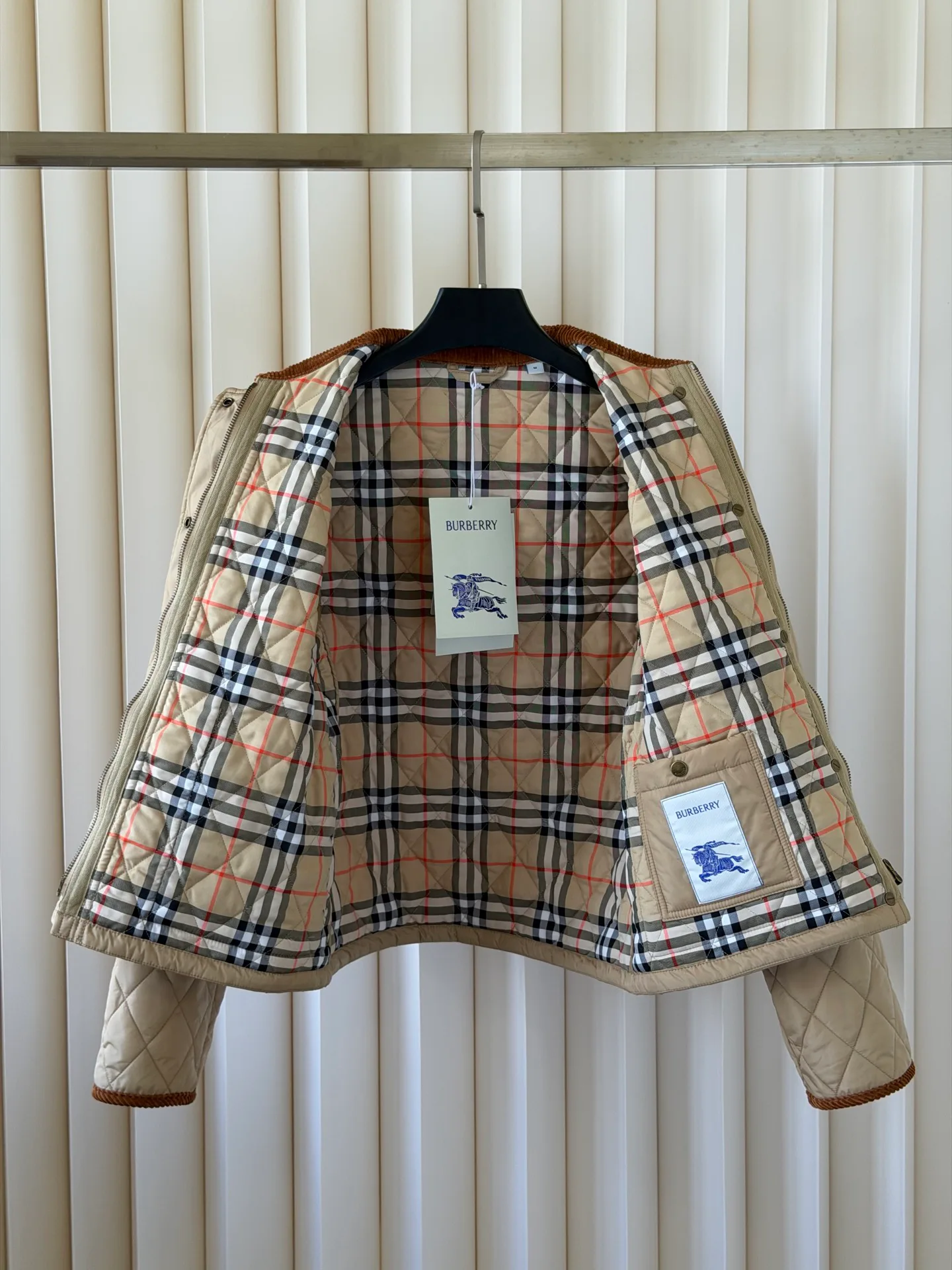 Куртки И Пуховики Женские Burberry 17950219