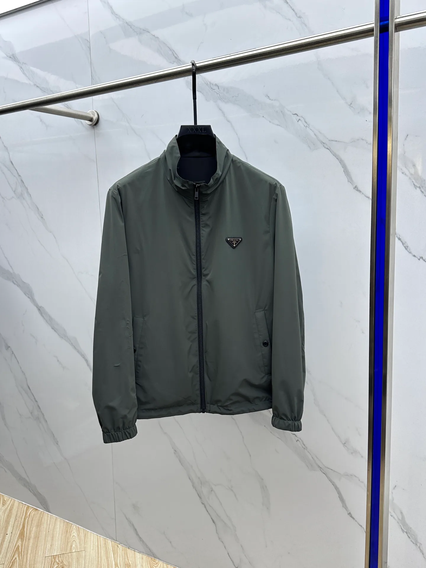 Куртки И Пуховики Мужские Prada 18246784