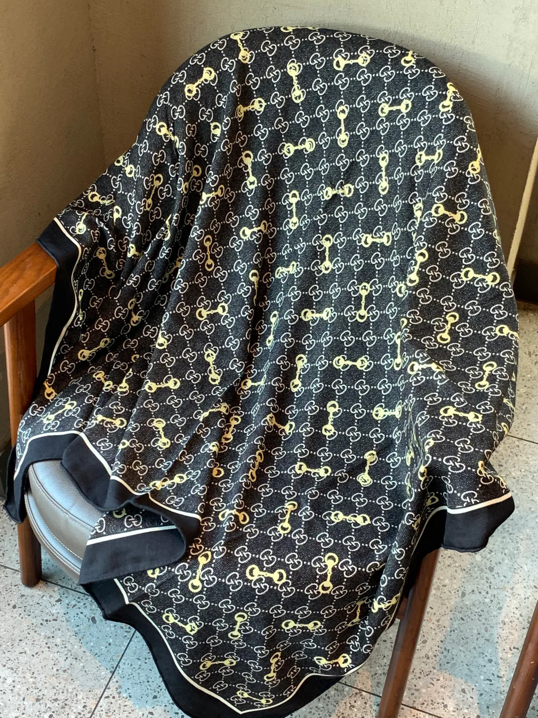 Платки Gucci 1338070