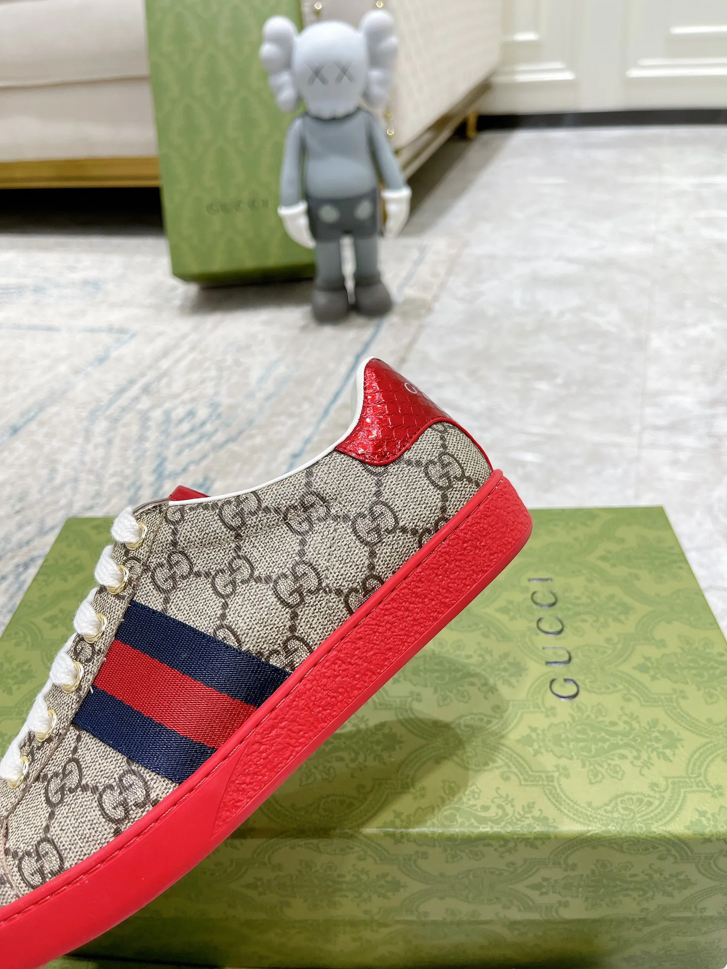 Кроссовки Женские Gucci 17620450