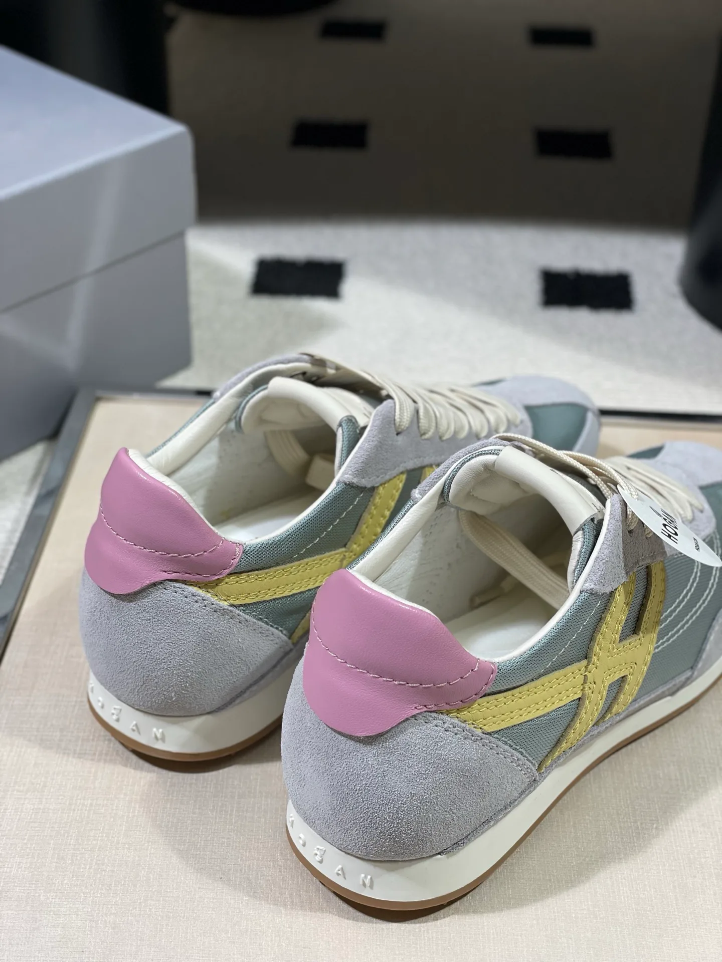 Кроссовки Женские Hogan 11758684