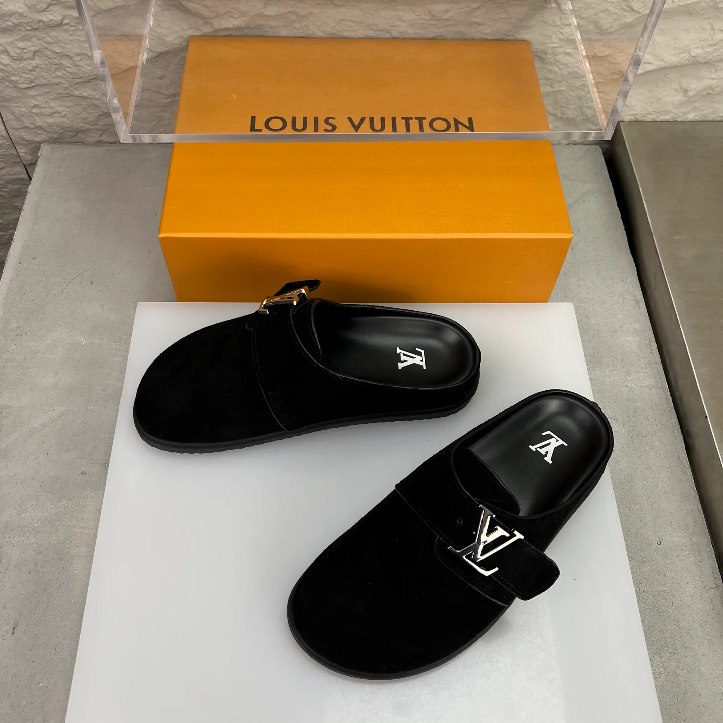 Шлепанцы Мужские Louis Vuitton 1334394