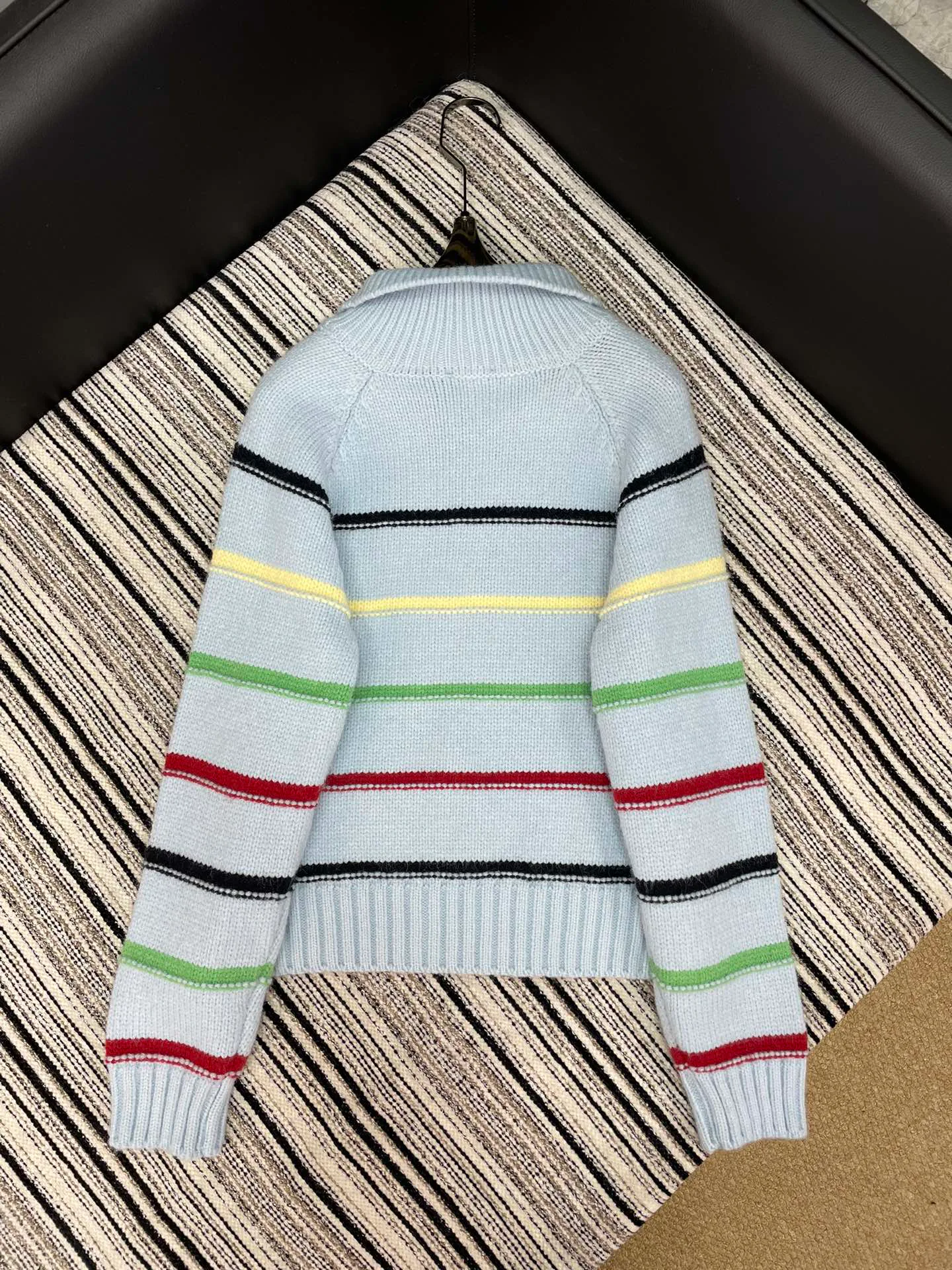 Джемперы И Свитеры Женские Chanel 811623