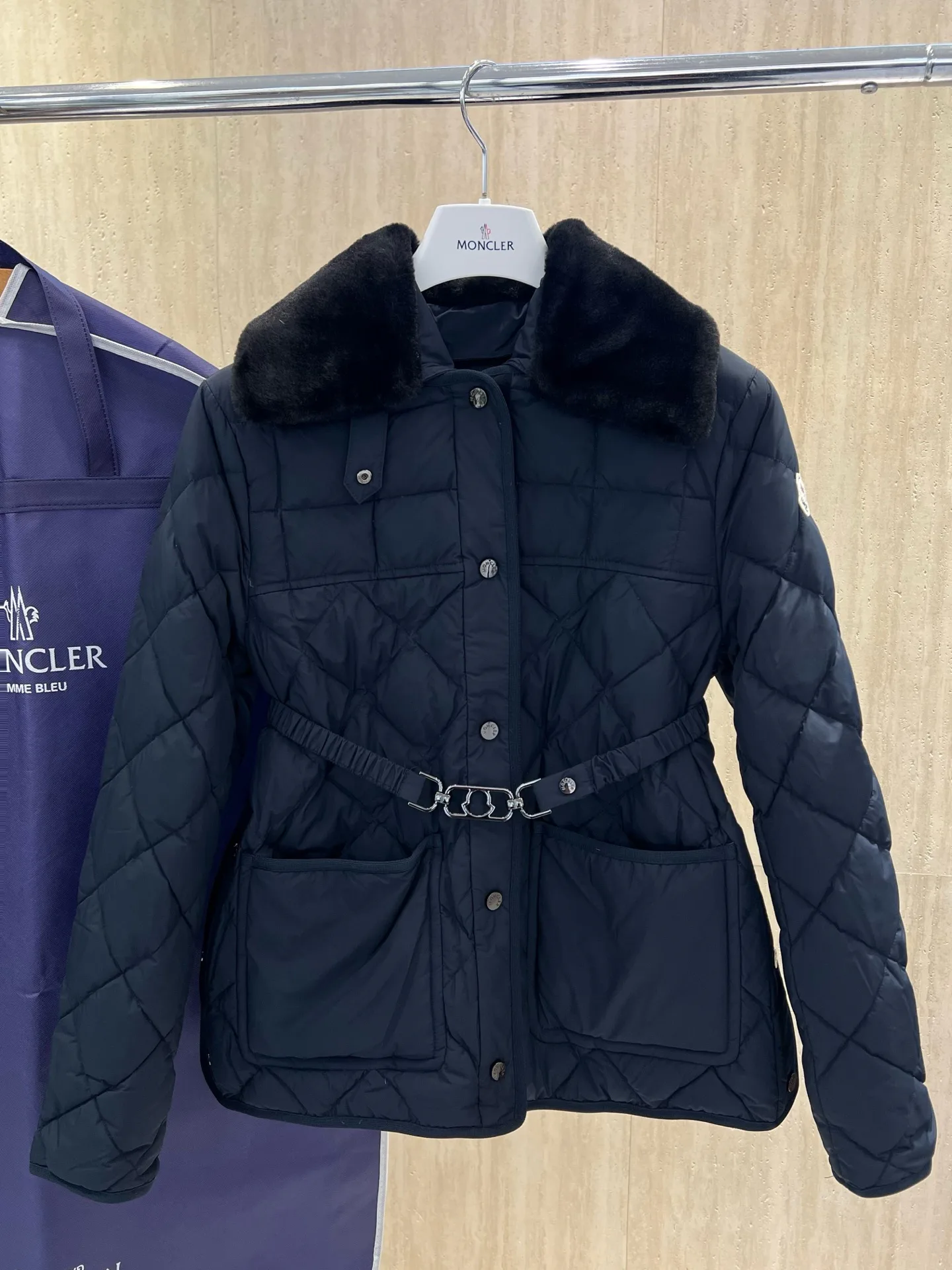 Куртки И Пуховики Мужские Moncler 18231456