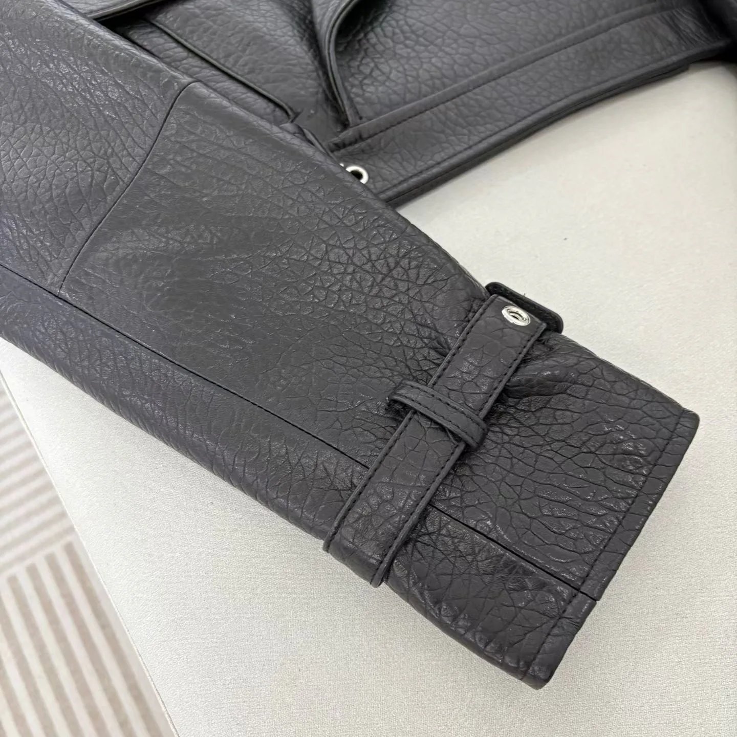 Кожаные Куртки И Дублёнки Женские Saint Laurent 17935803
