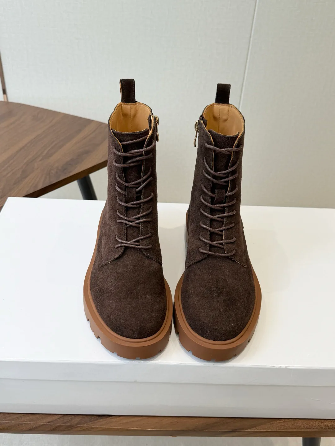 Ботинки Женские Celine 18307356