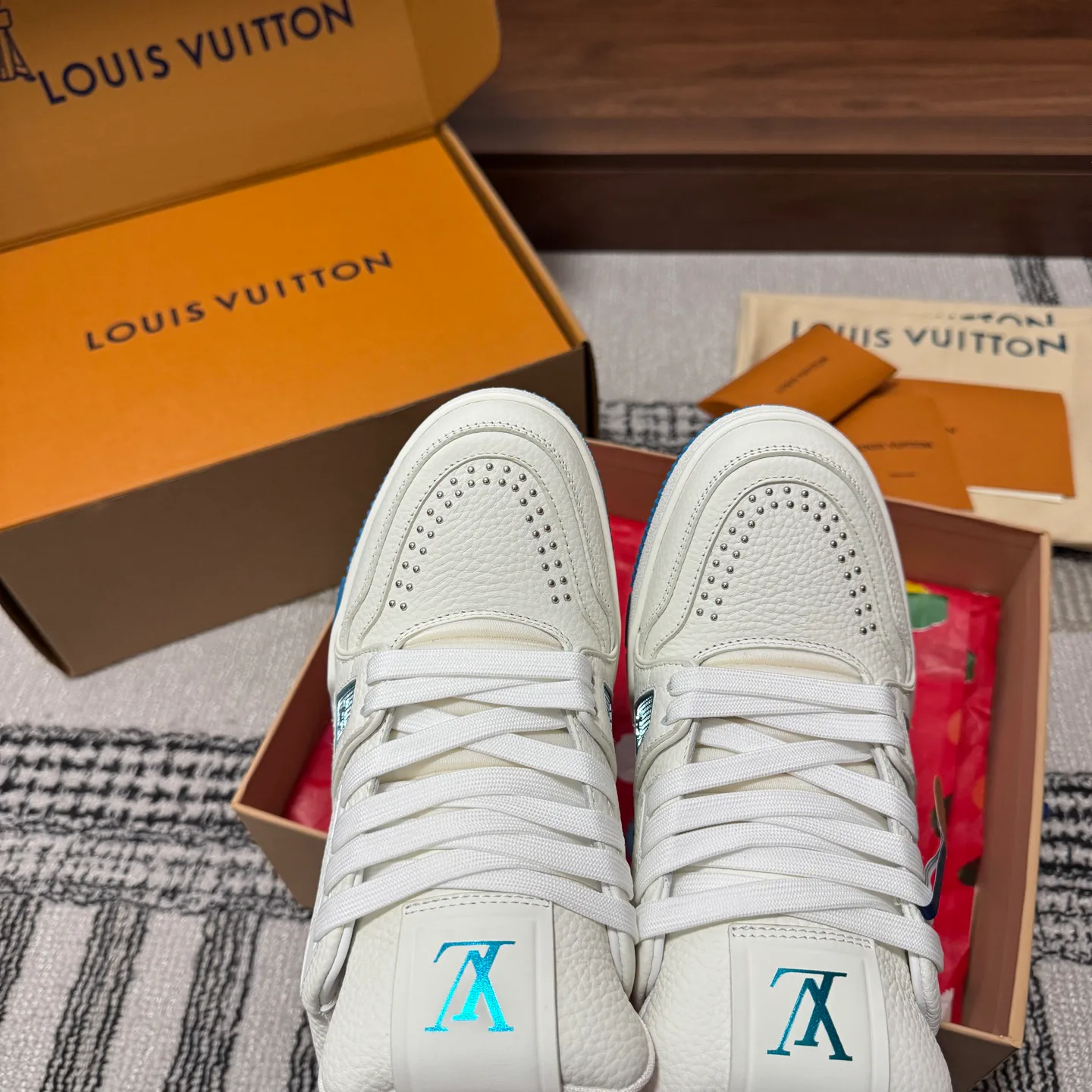 Кроссовки Женские Louis Vuitton 1546815