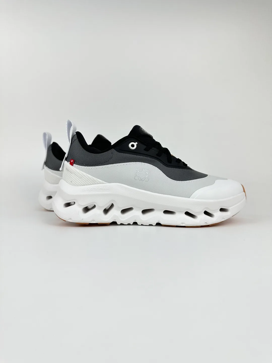 Кроссовки Женские Loewe 11228561