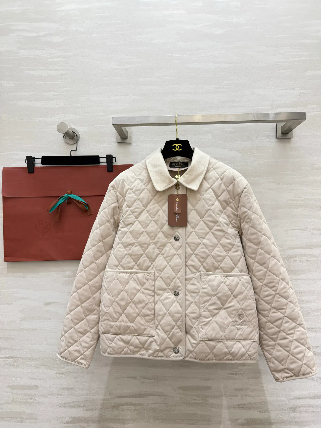 Куртки И Пуховики Женские Loro Piana 18276675