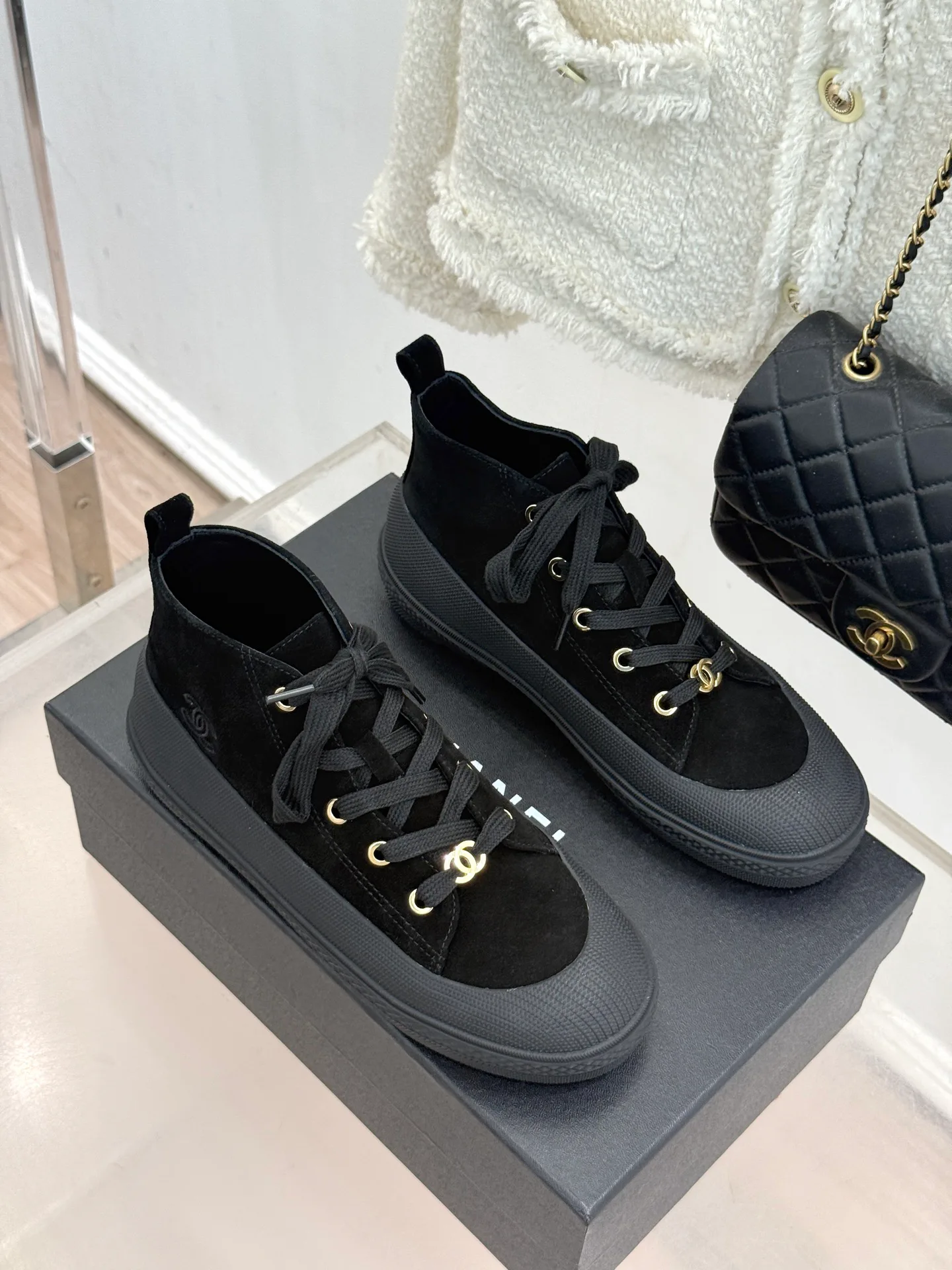 Кроссовки Женские Chanel 19281479