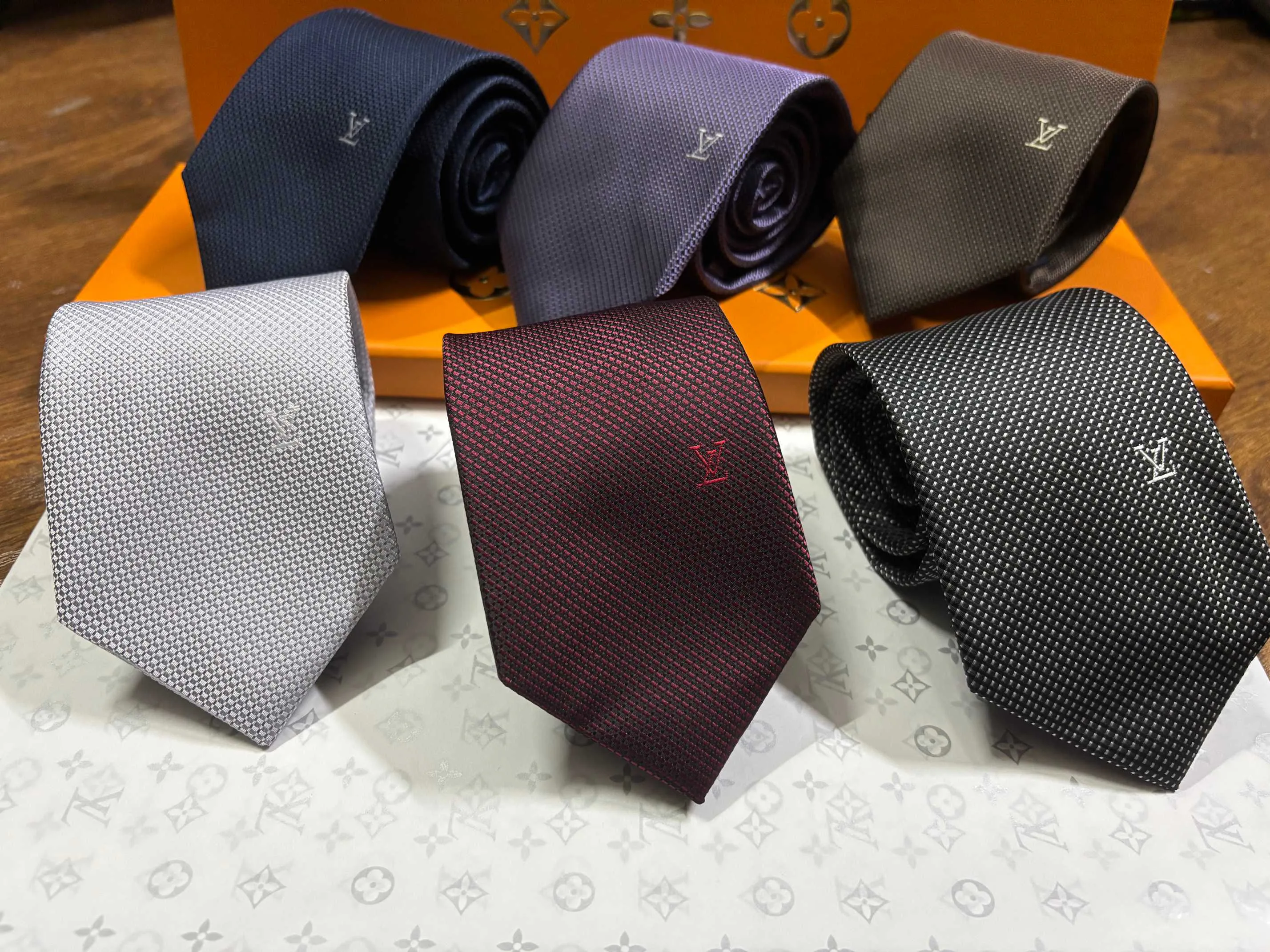 Платки Louis Vuitton 14648084