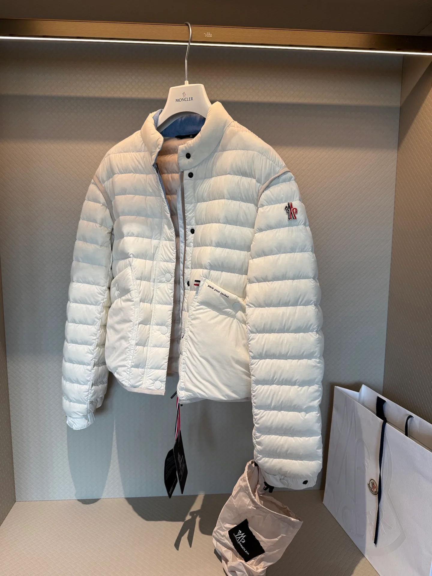 Куртки И Пуховики Женские Moncler 18391928
