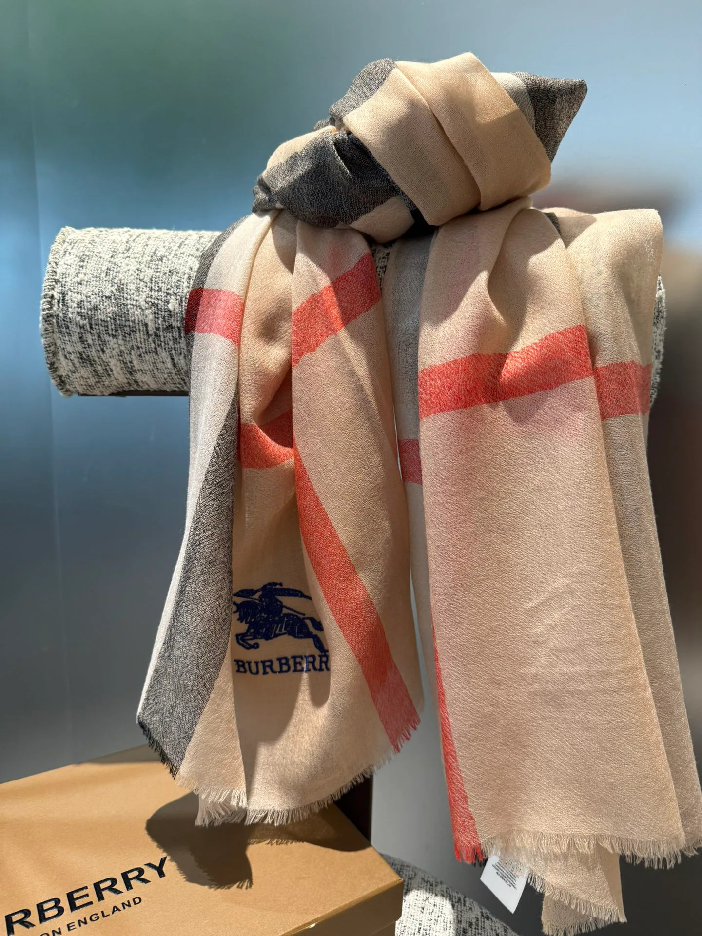 Шарфы Burberry 18275108