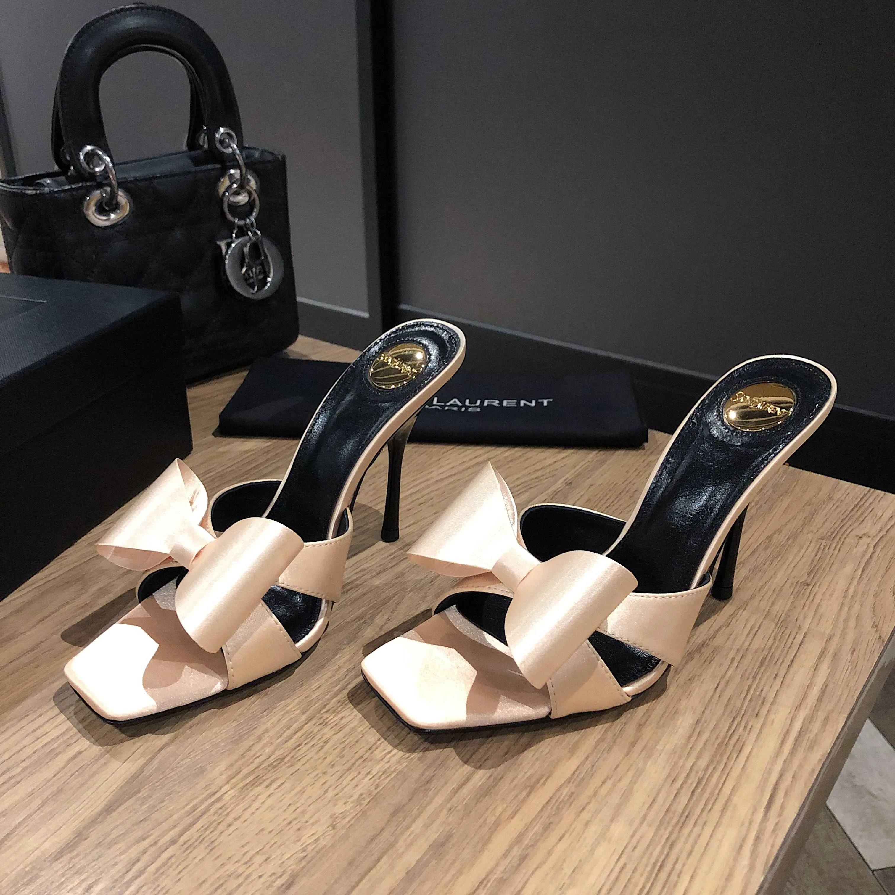 Босоножки Женские Saint Laurent 11220488
