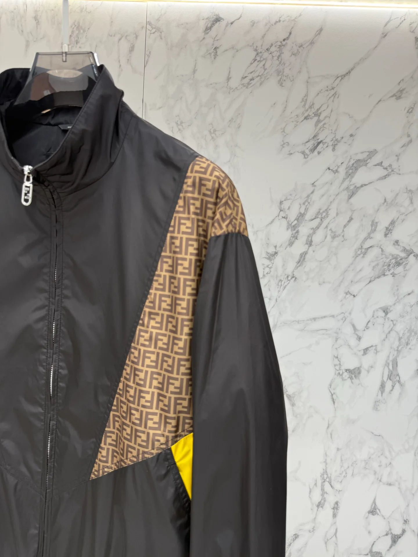 Куртки И Пуховики Мужские Fendi 10122955