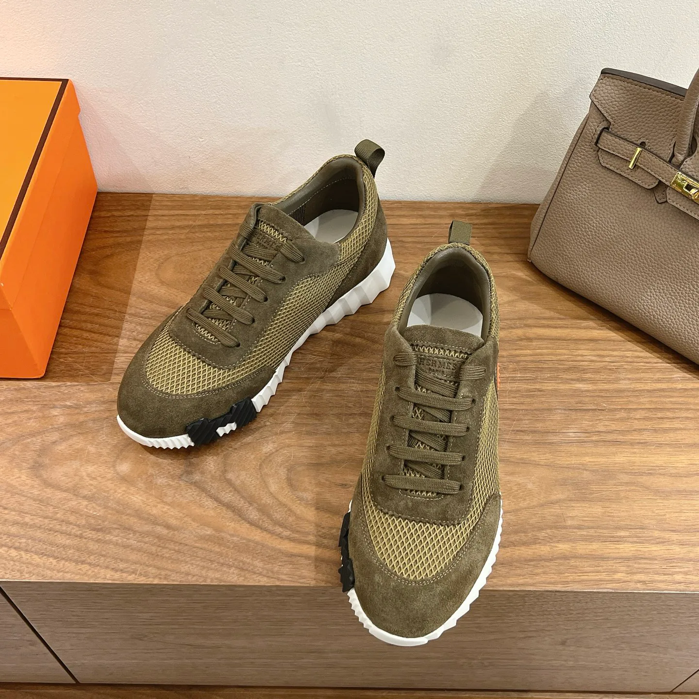 Кроссовки Женские Hermes 18729634