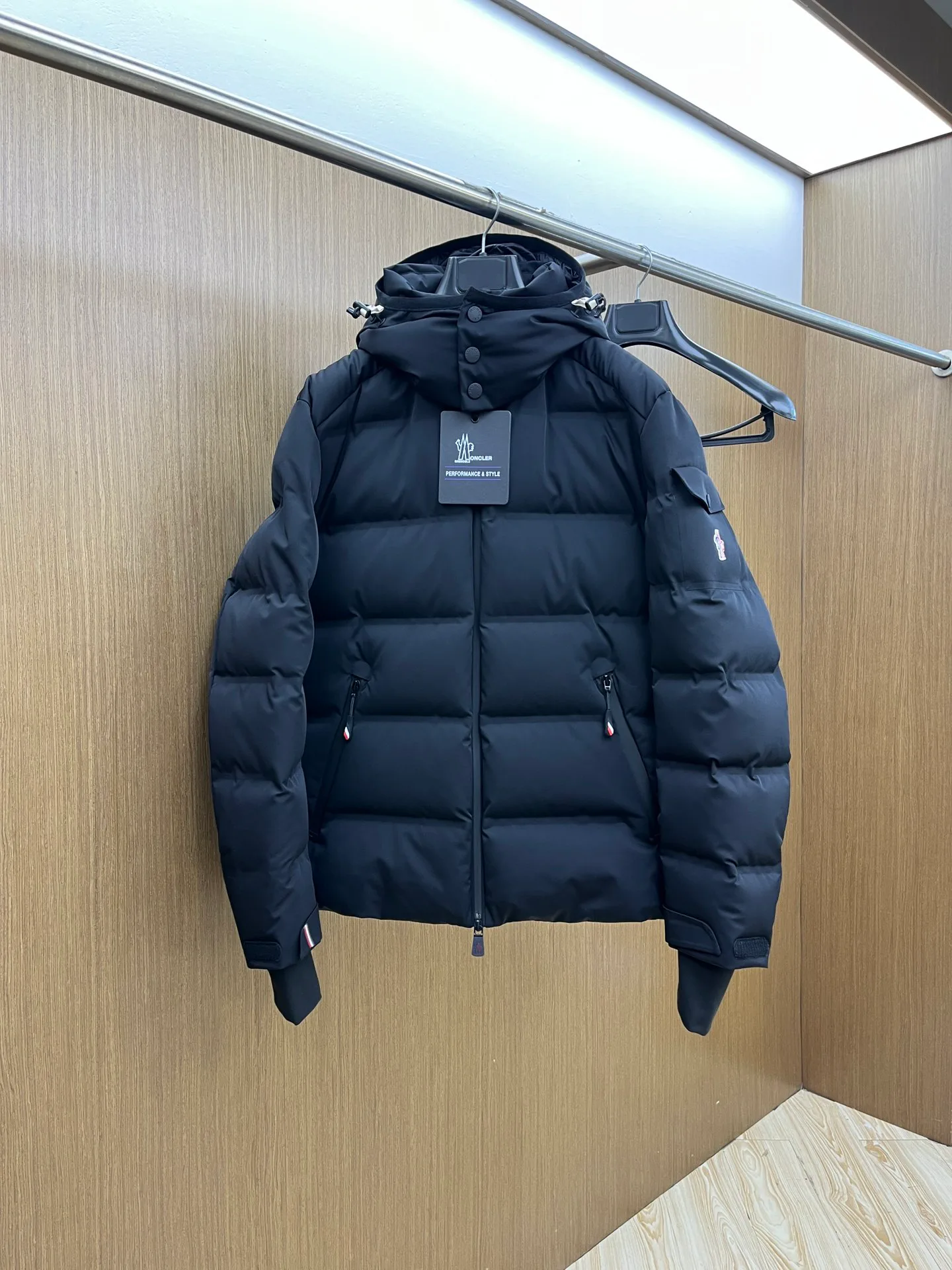 Куртки И Пуховики Мужские Moncler 18194605