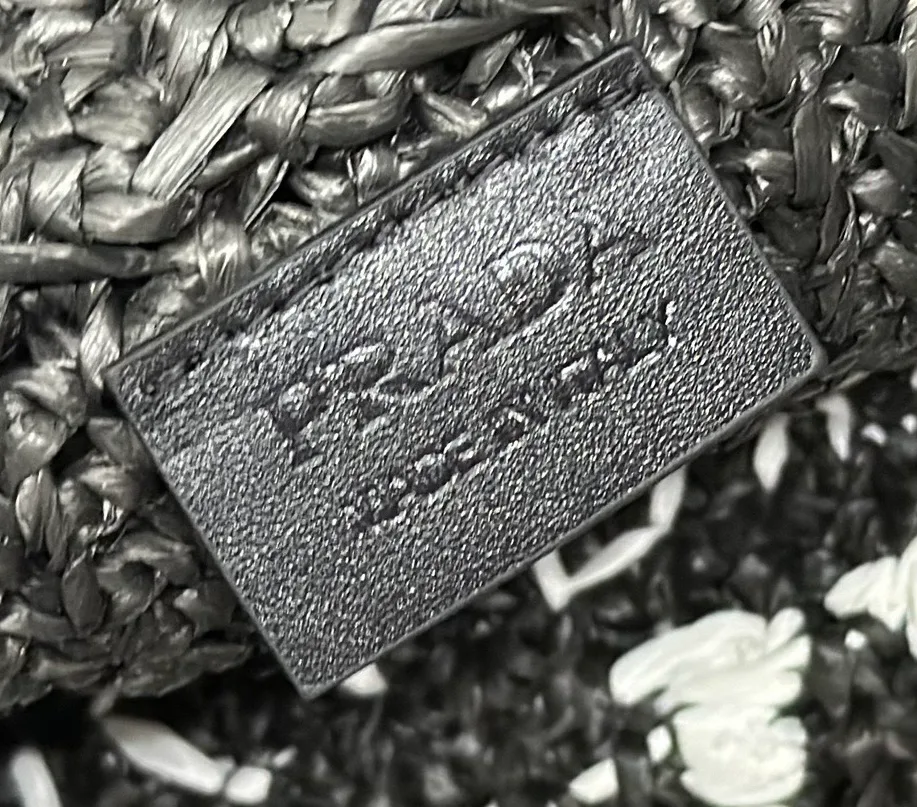 Классические Сумки Женские Prada 11682001