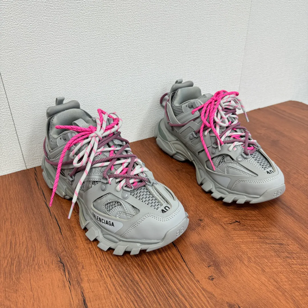 Кроссовки Женские Balenciaga 13216469