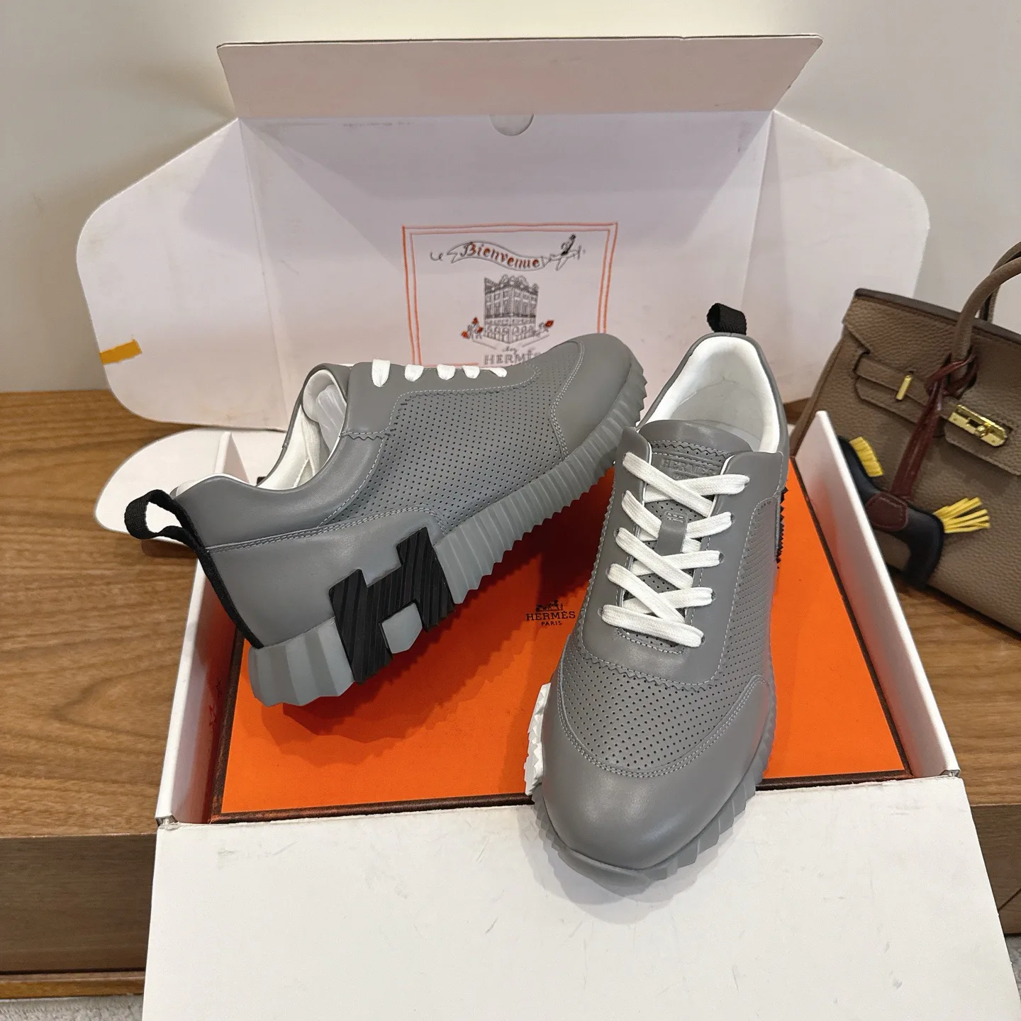 Кроссовки Женские Hermes 11336536