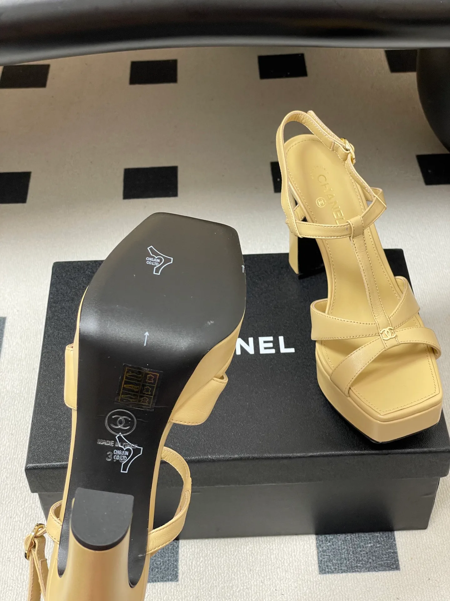 Босоножки Женские Chanel 12936263