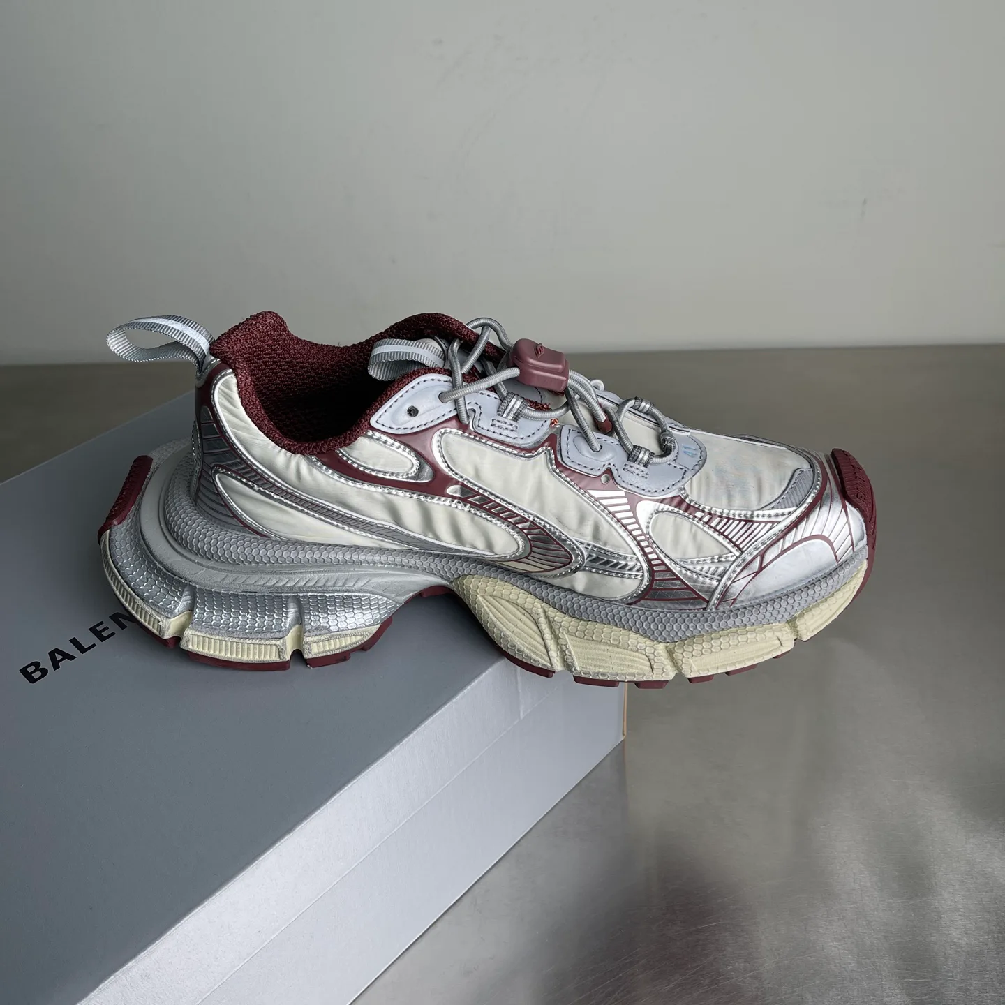 Кроссовки Женские Balenciaga 425300