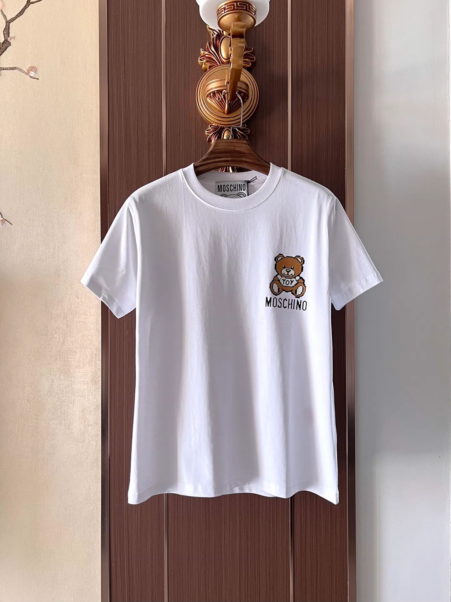 Футболки Женские Moschino 17961269