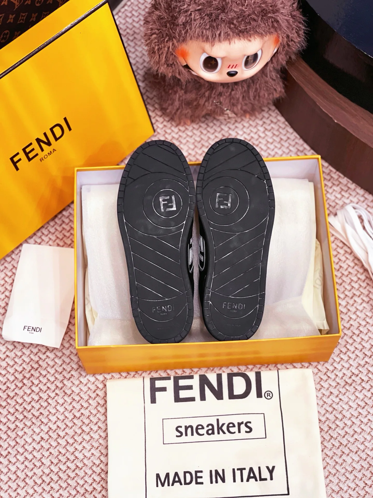 Кроссовки Женские Fendi 35355