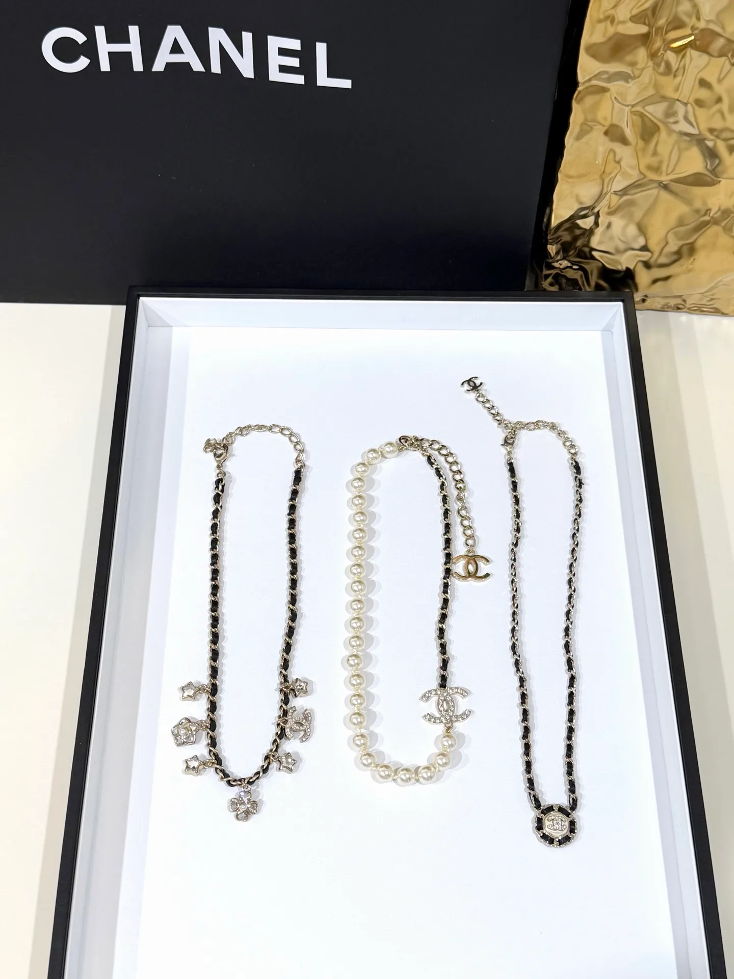 Бижутерия Chanel 18190316