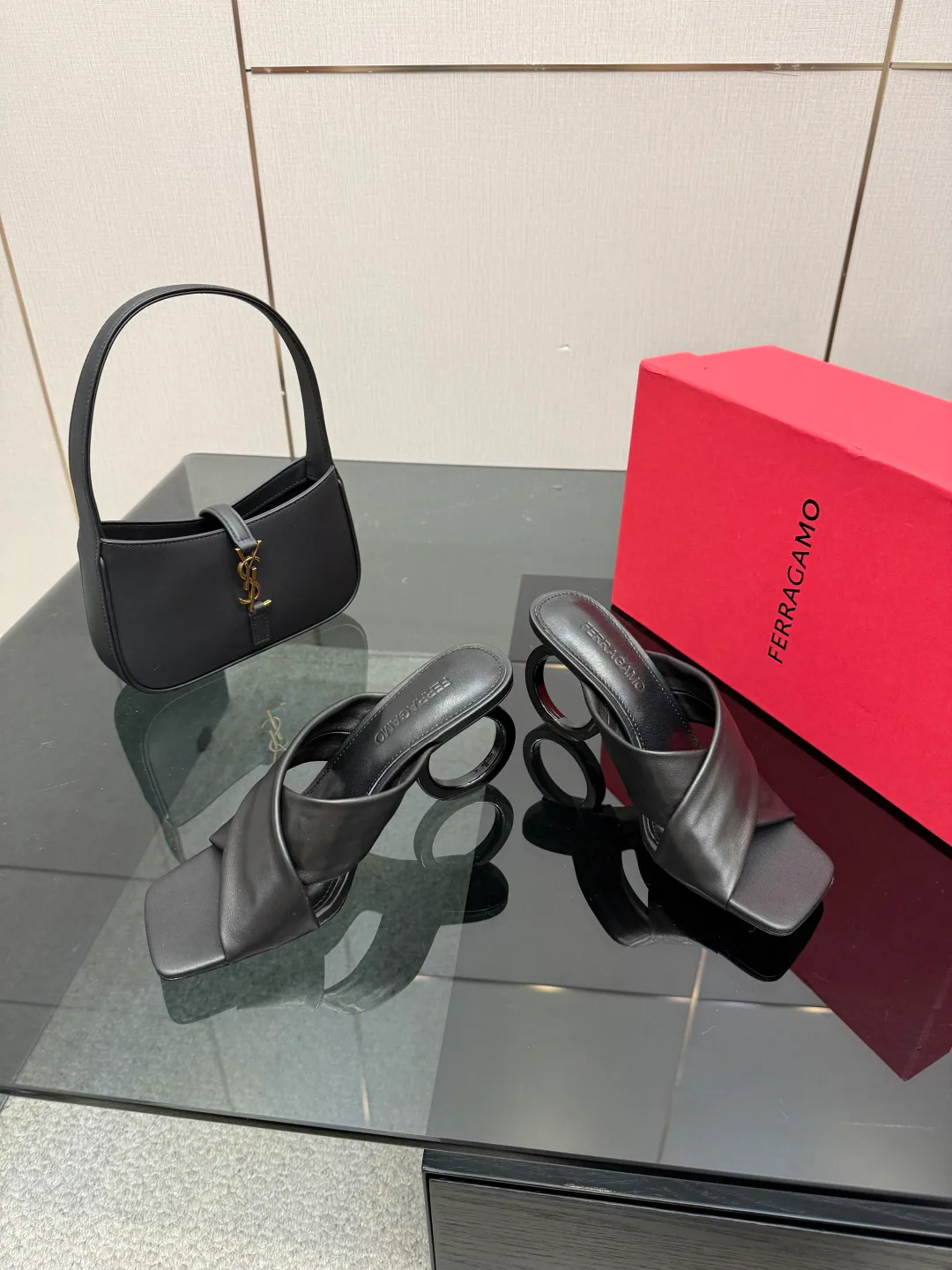 Босоножки Женские Salvatore Ferragamo 1498829