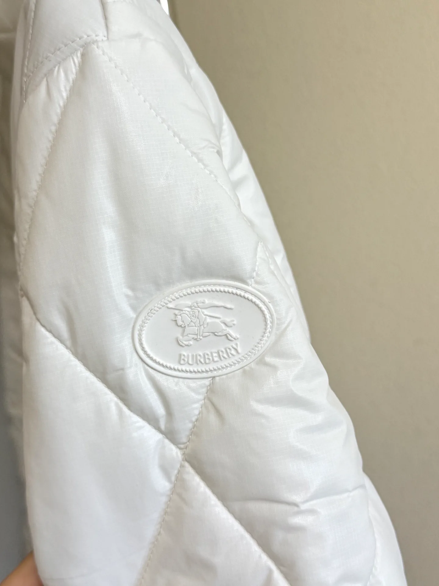 Куртки И Пуховики Женские Burberry 18518525