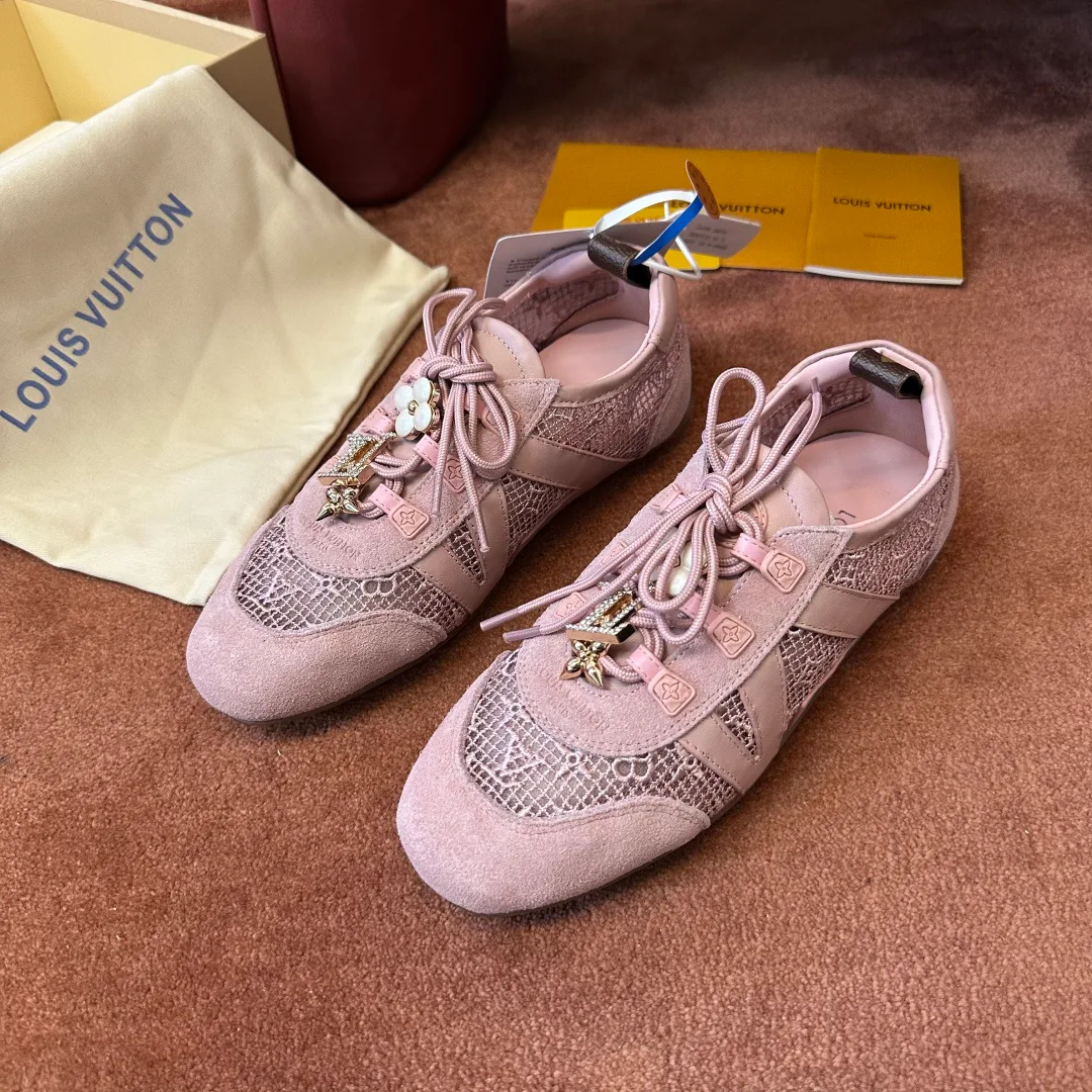 Кроссовки Женские Louis Vuitton 18924033