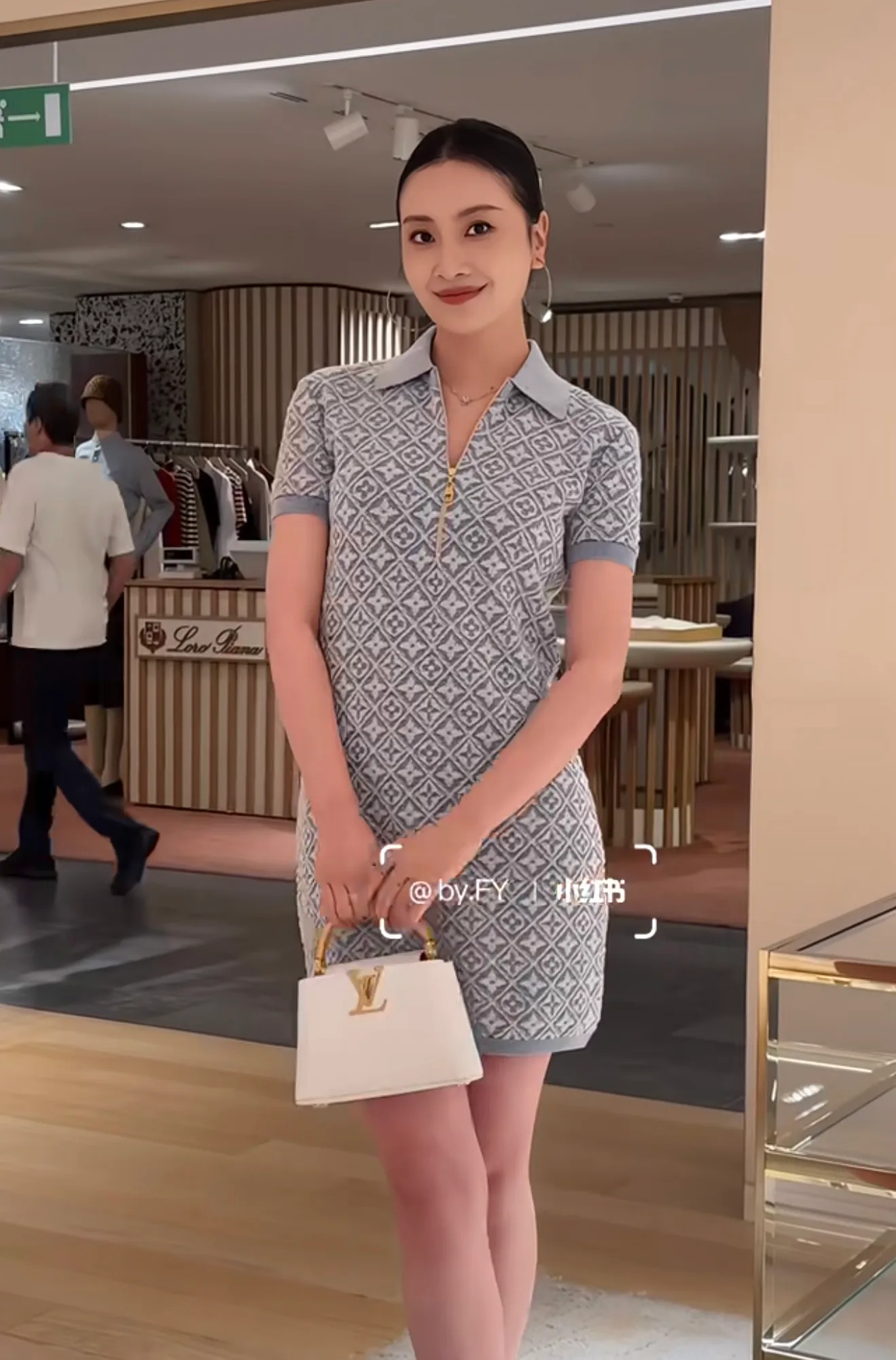 Платья Женские Louis Vuitton 17648349