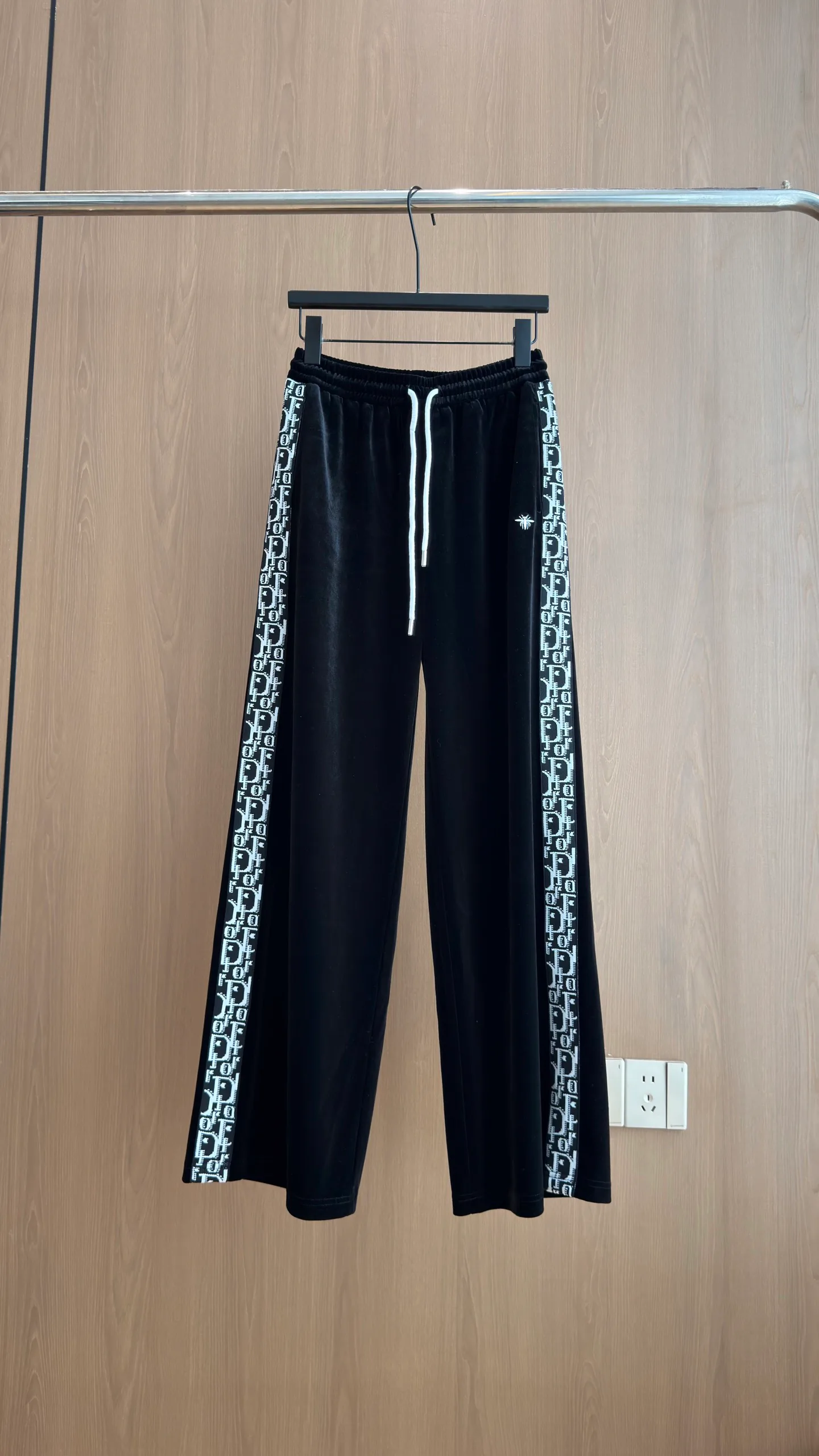 Брюки Женские Christian Dior 18017086