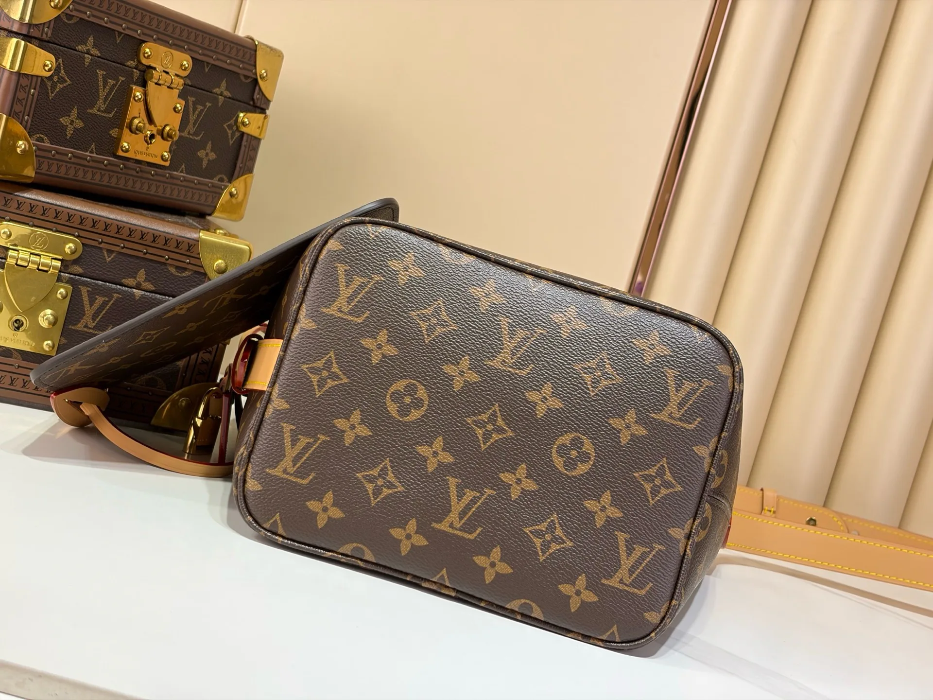 Классические Сумки Женские Louis Vuitton 17499366
