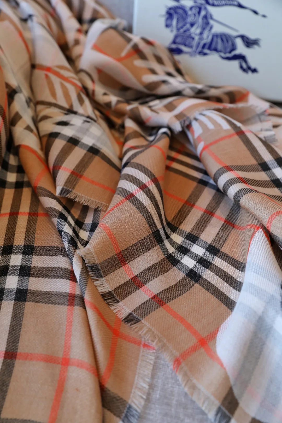 Шарфы Burberry 18618616