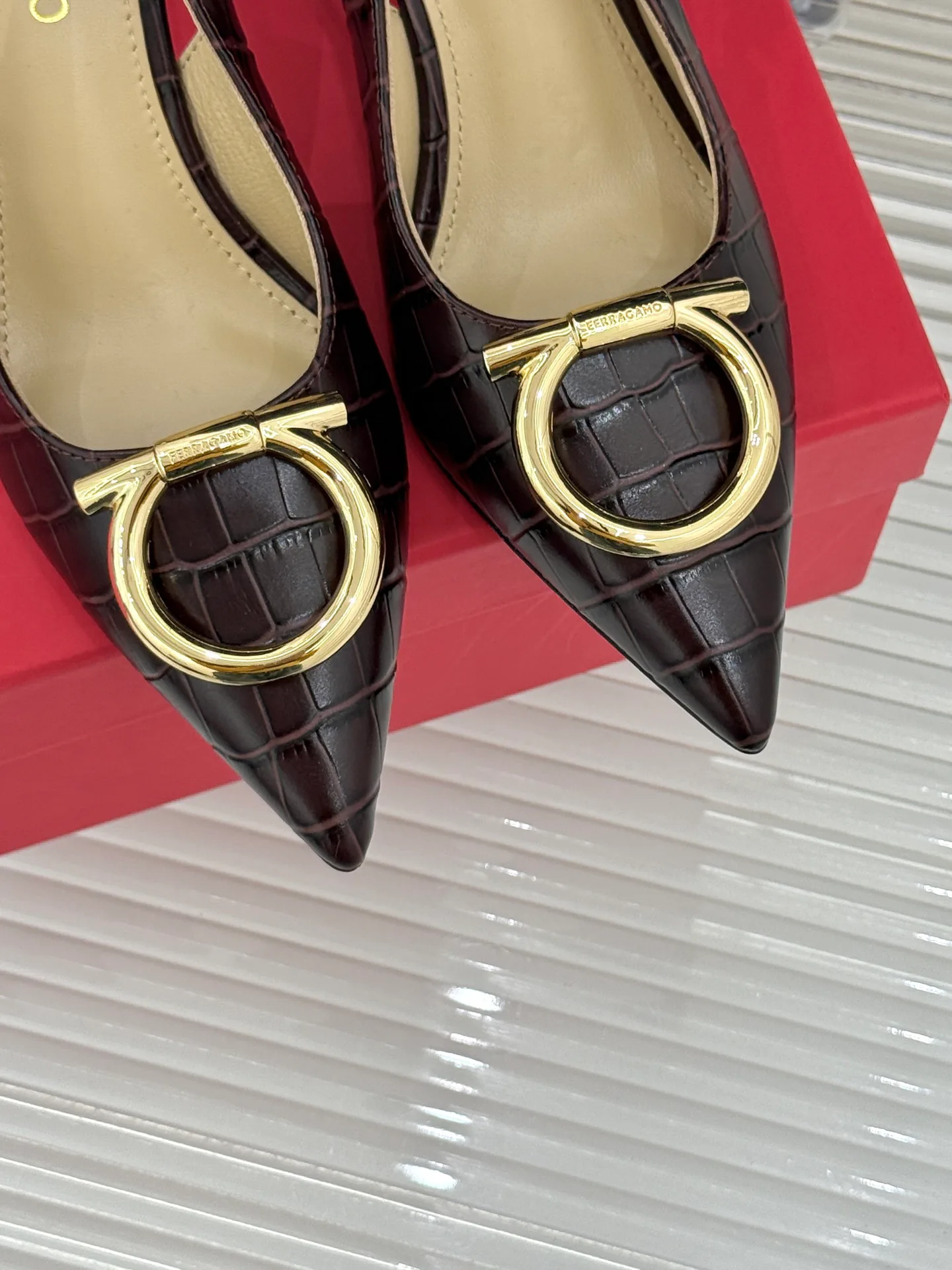 Босоножки Женские Salvatore Ferragamo 11312305