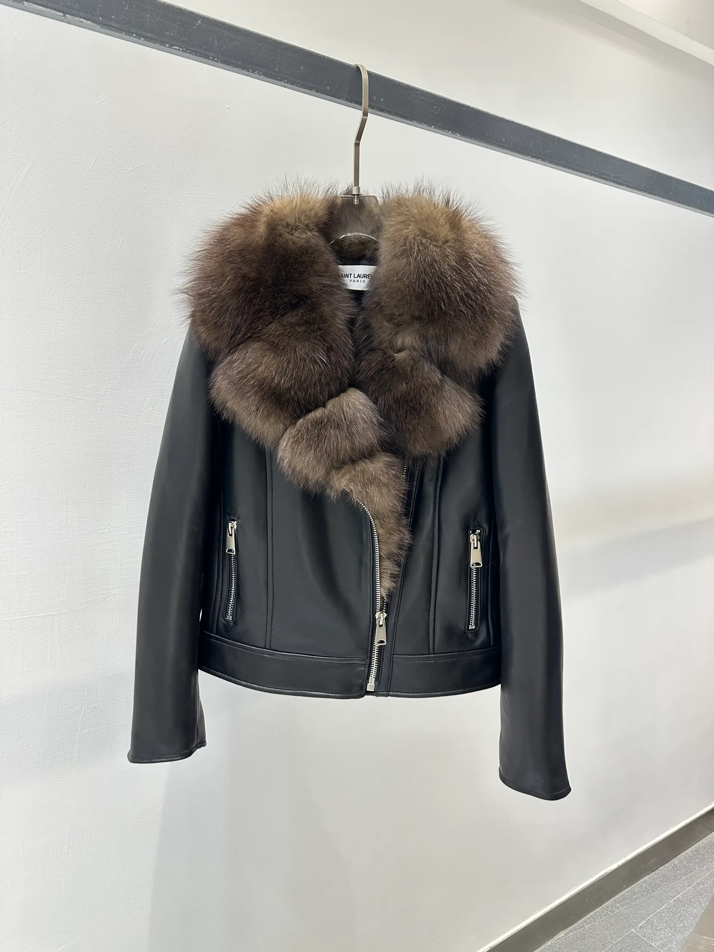 Кожаные Куртки И Дублёнки Женские Saint Laurent 926793