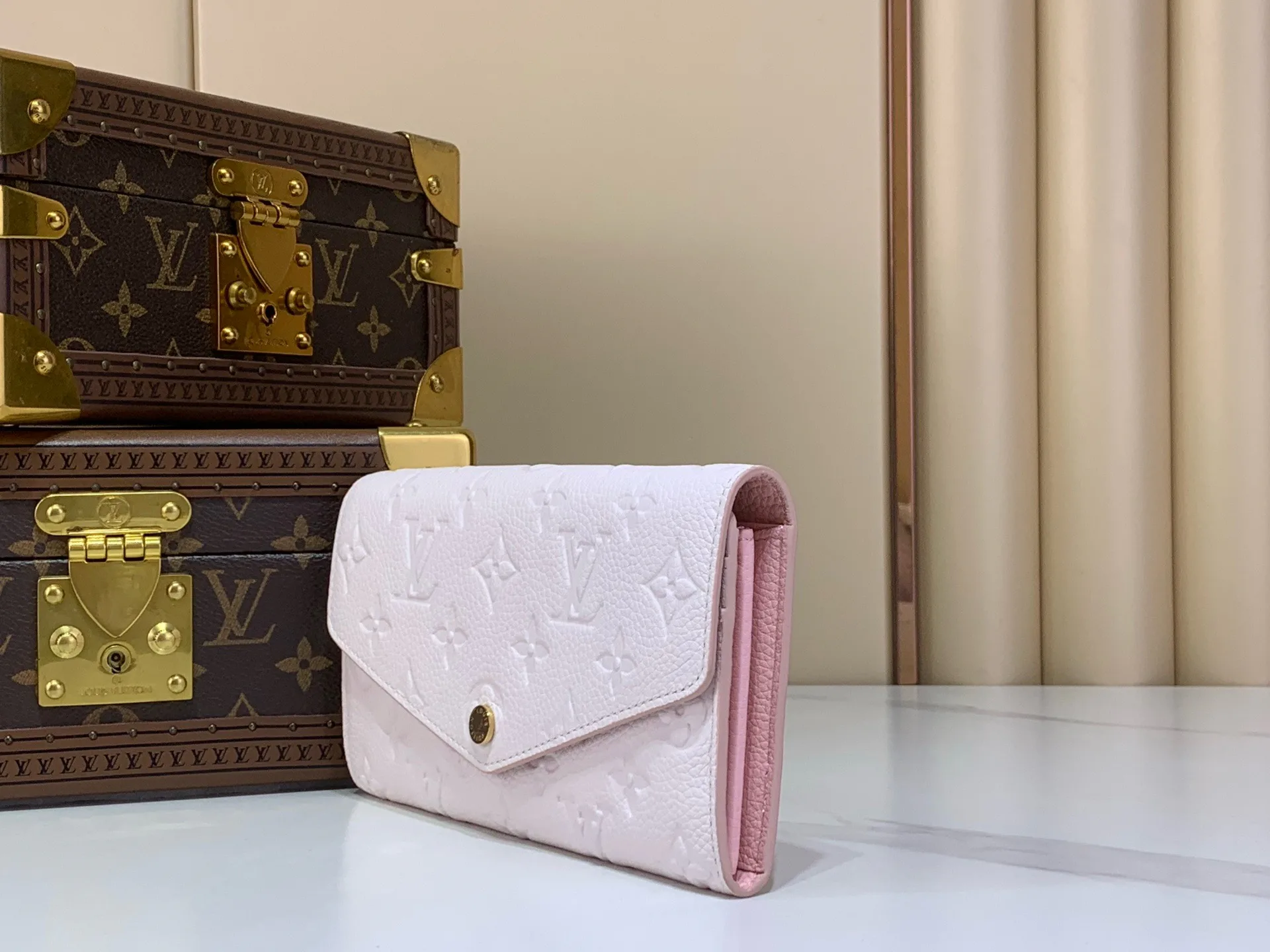 Клатчи Женские Louis Vuitton 17499378