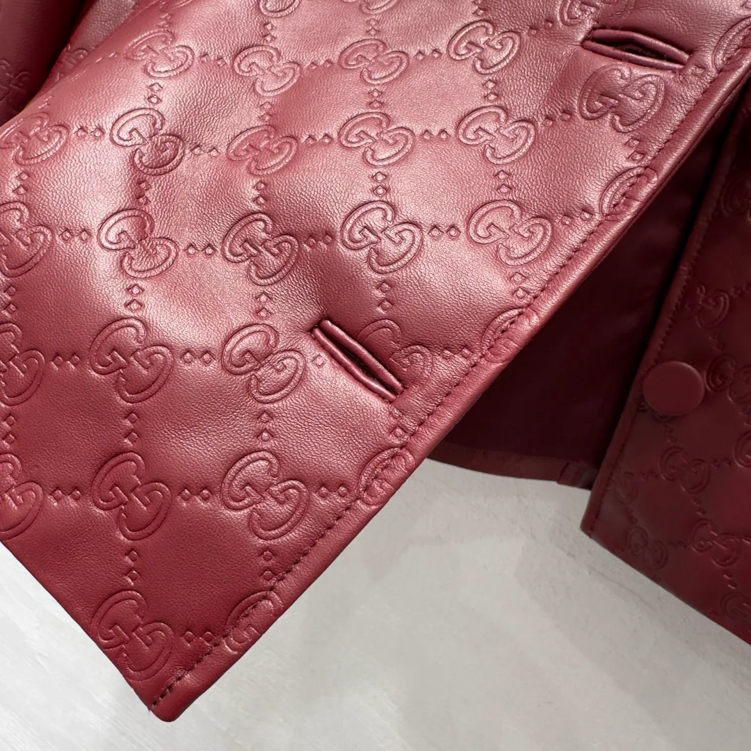 Кожаные Куртки И Дублёнки Женские Gucci 10207253