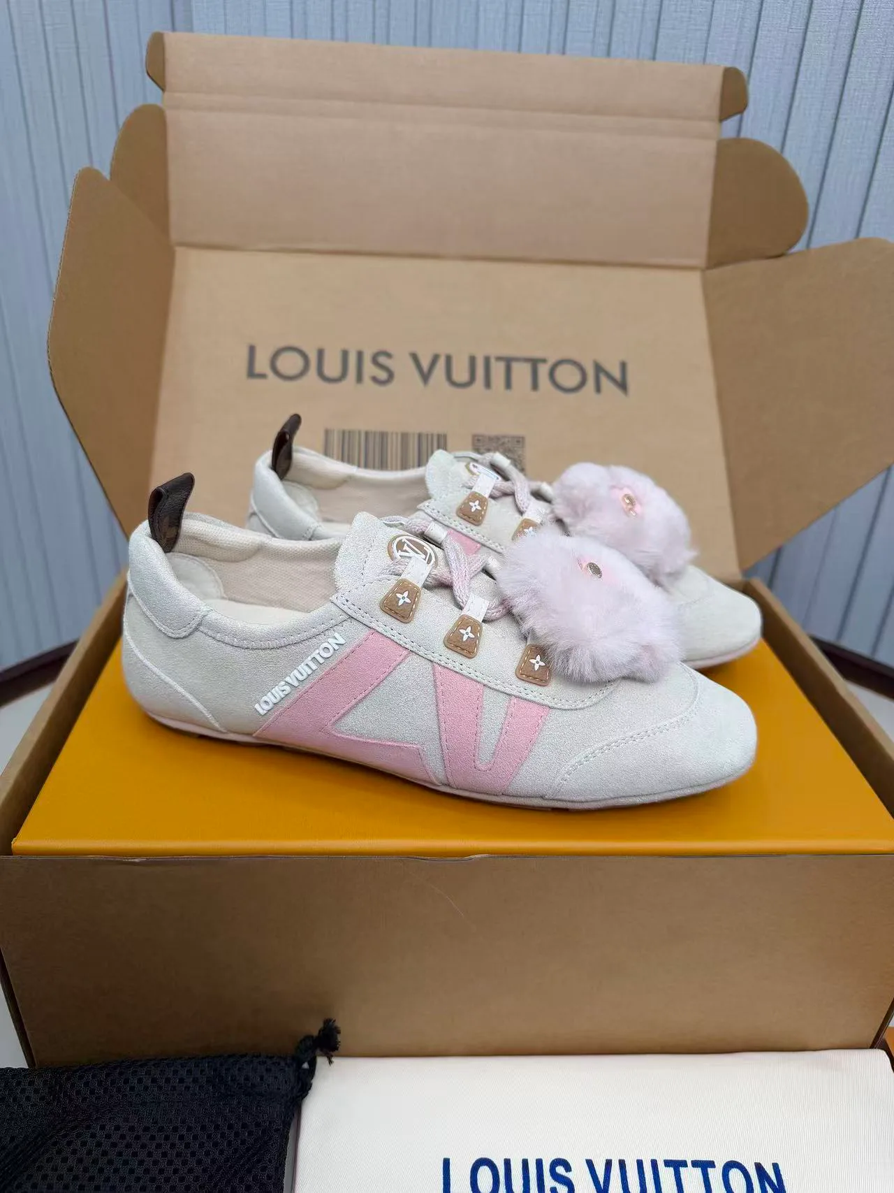 Кроссовки Женские Louis Vuitton 11250634