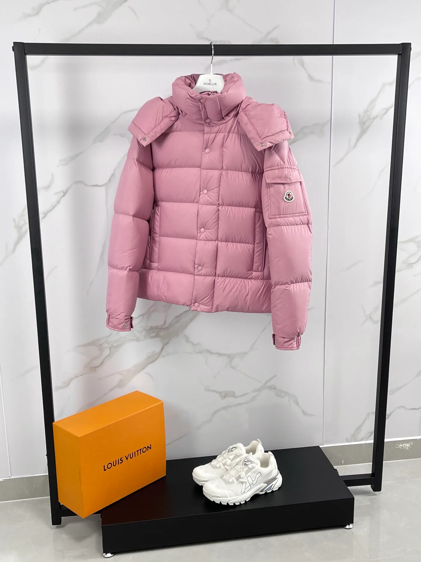 Куртки И Пуховики Мужские Moncler 1220491