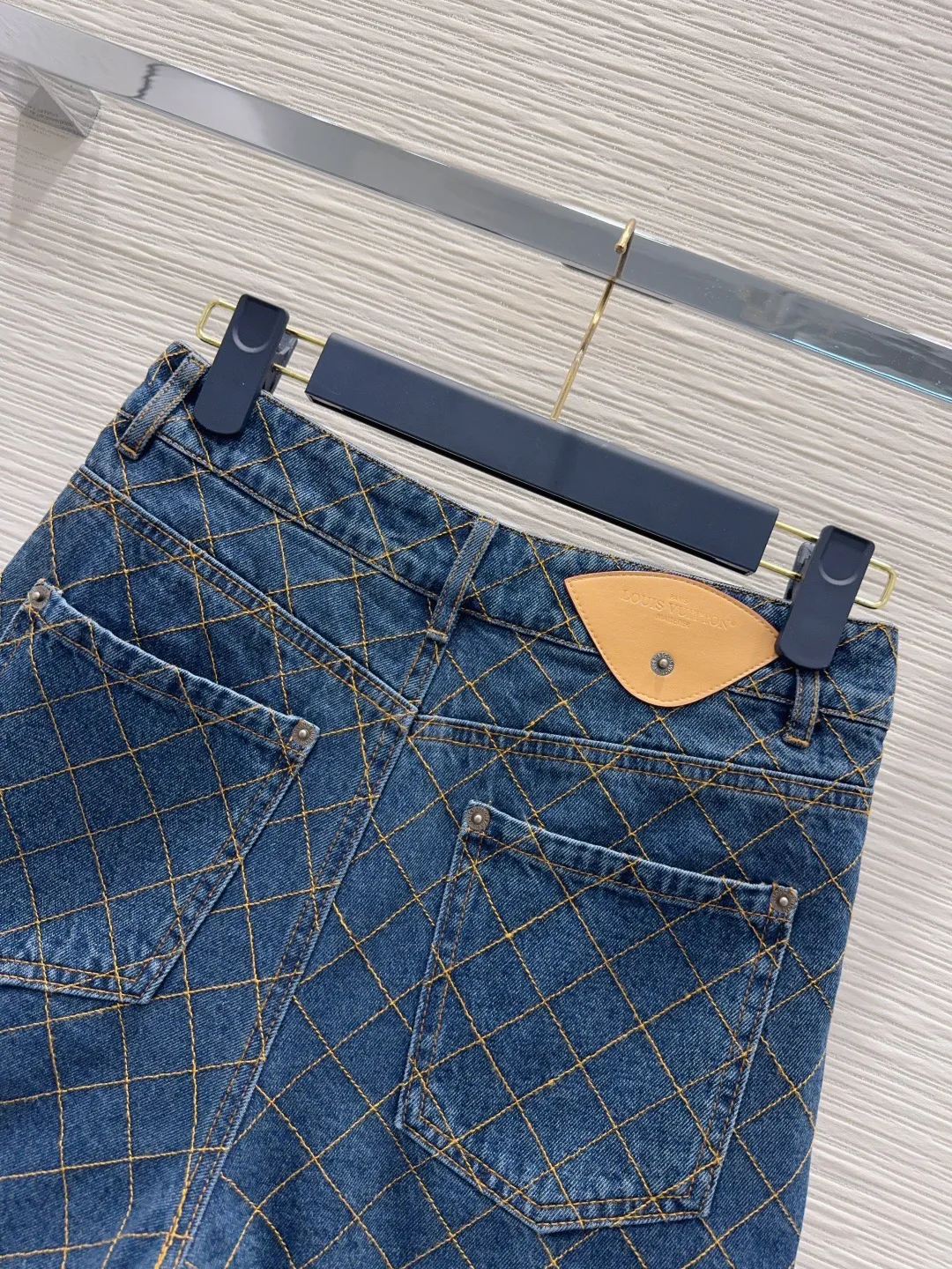 Шорты Женские Louis Vuitton 18211645
