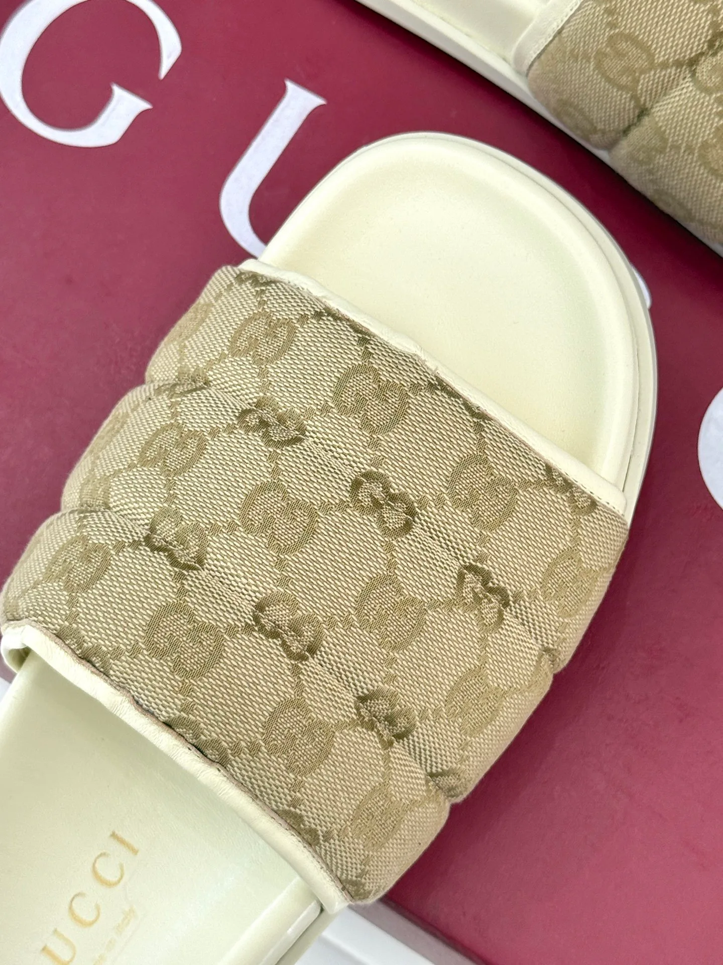 Шлепанцы Женские Gucci 46990