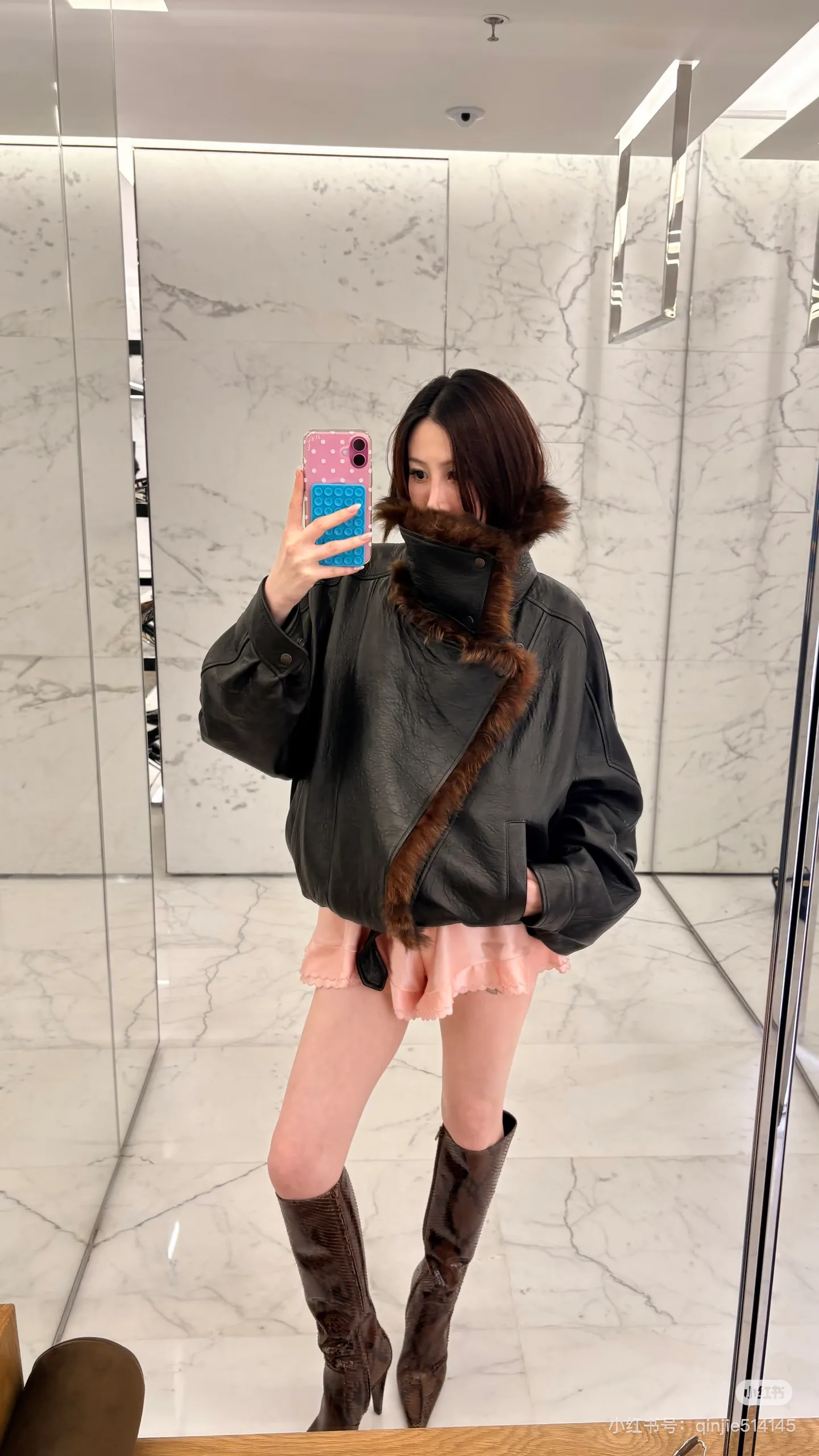 Кожаные Куртки И Дублёнки Женские Saint Laurent 18674308