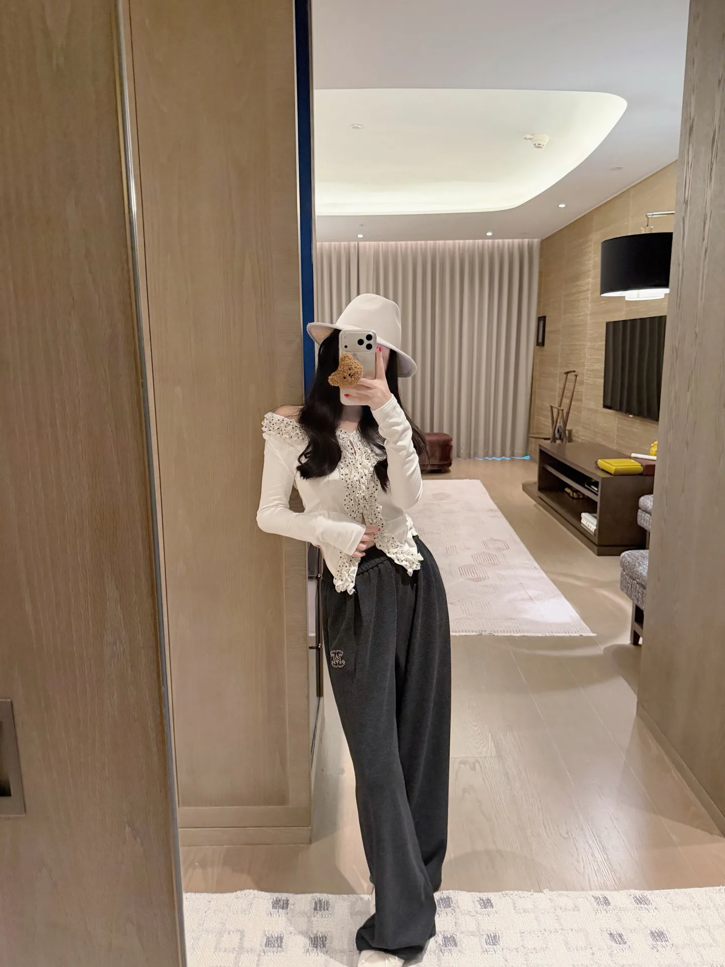 Брюки Женские Chanel 19056029