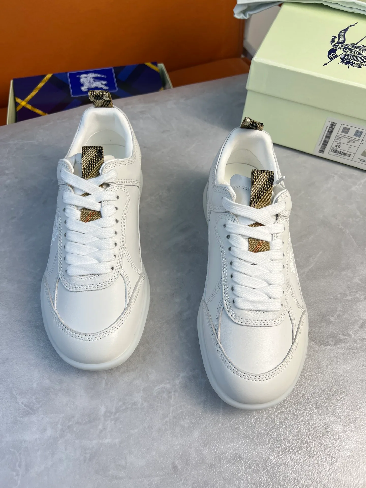 Кроссовки Женские Burberry 17420307