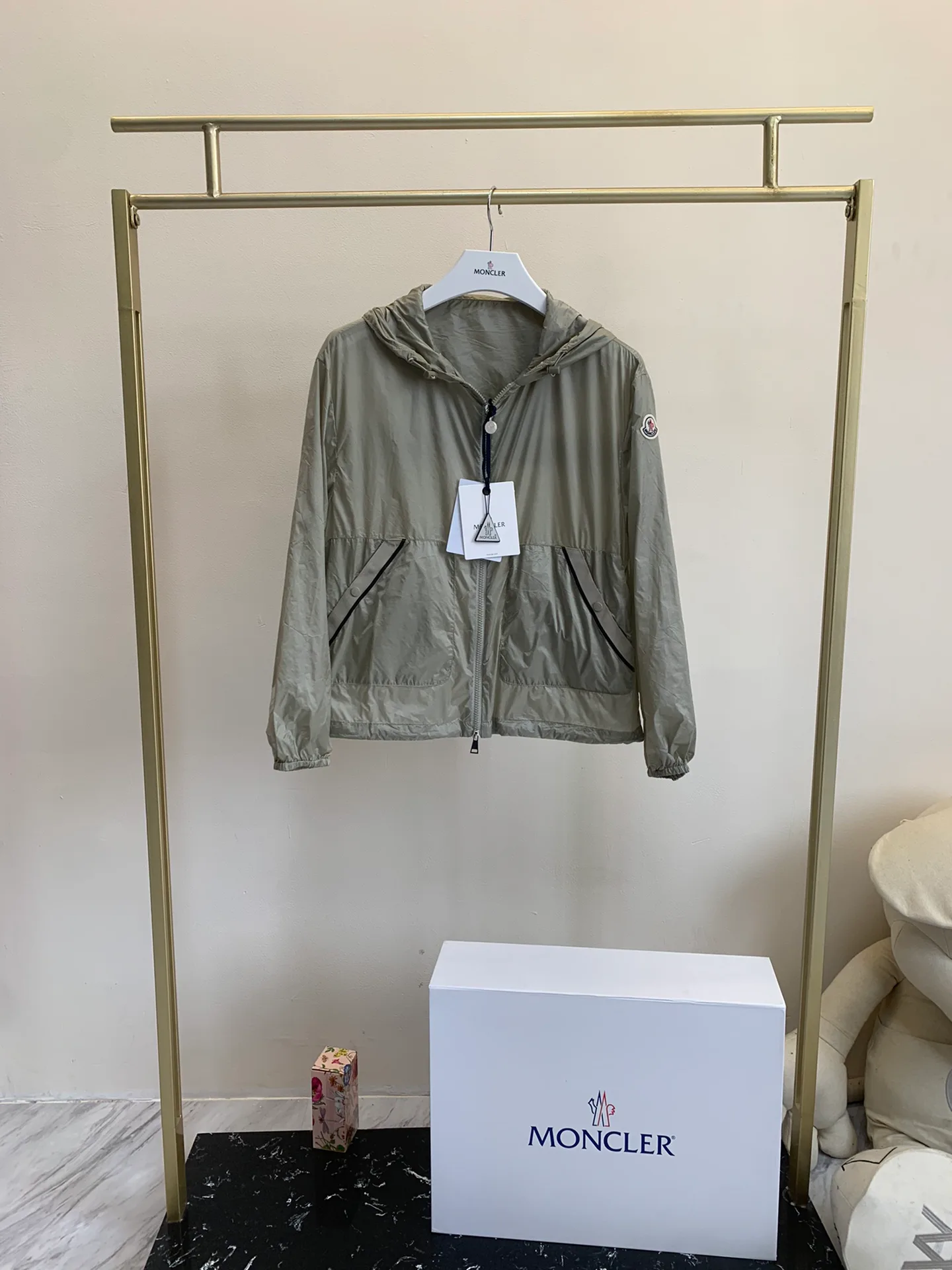 Куртки И Пуховики Женские Moncler 11479460