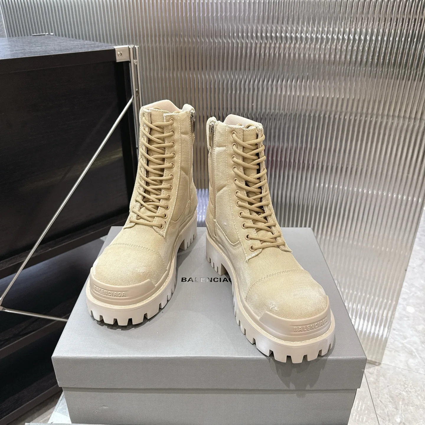 Ботинки Мужские Balenciaga 18598039